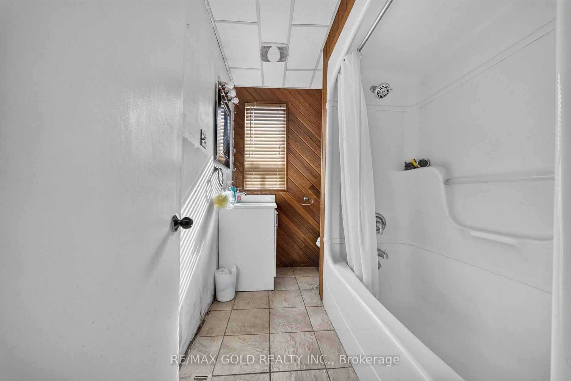 Photo 16 of 15 Beverley Street, Mississauga, Malton — HOMEH