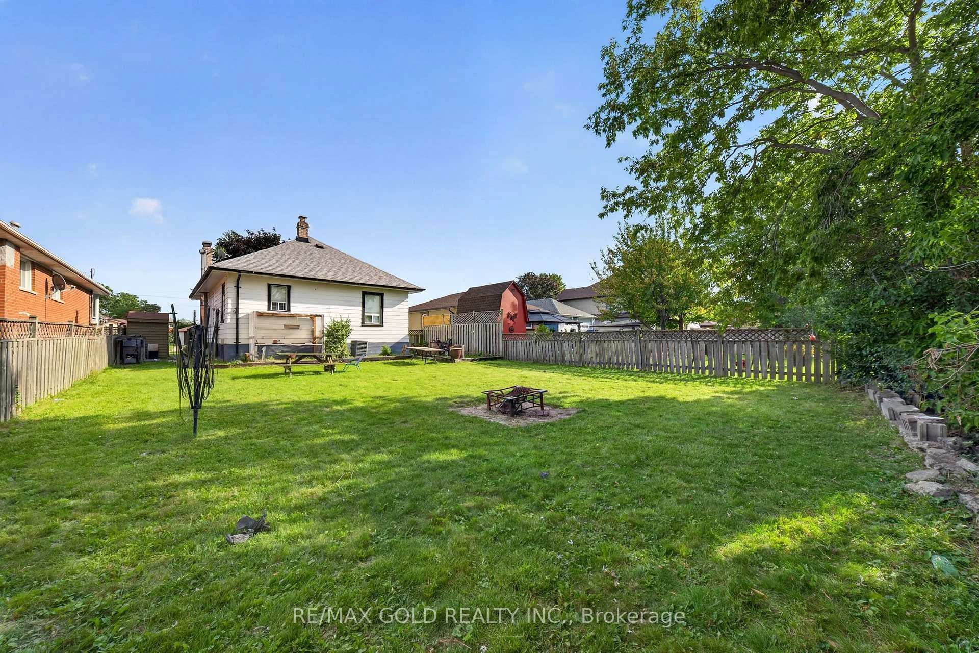 Photo 26 of 15 Beverley Street, Mississauga, Malton — HOMEH
