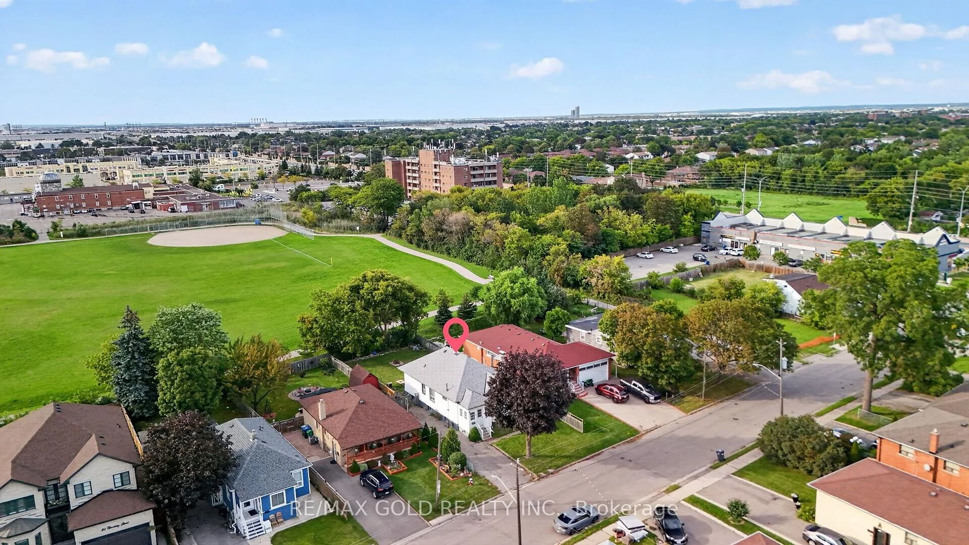 Photo 34 of 15 Beverley Street, Mississauga, Malton — HOMEH