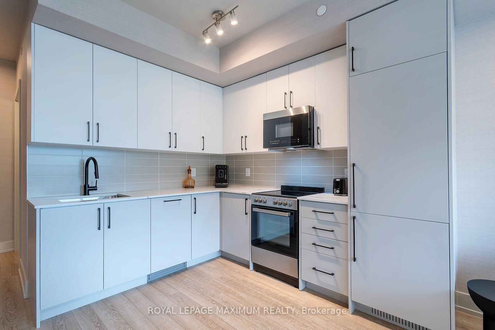 Photo 17 of Unit 250, 2075 King Road, King, King City — HOMEH