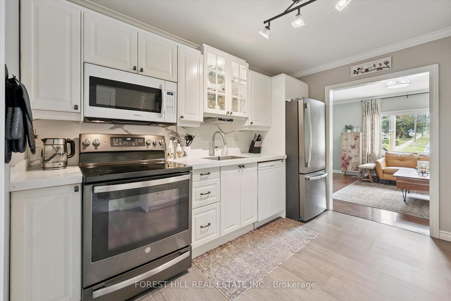 Photo 10 of 22 Sleeman Avenue, Guelph, Junction/Onward Willow — HOMEH