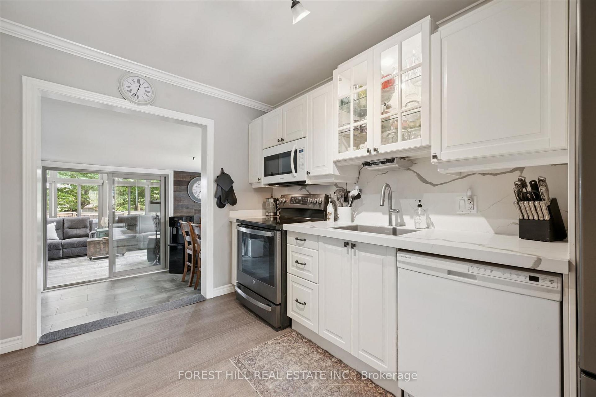Photo 11 of 22 Sleeman Avenue, Guelph, Junction/Onward Willow — HOMEH