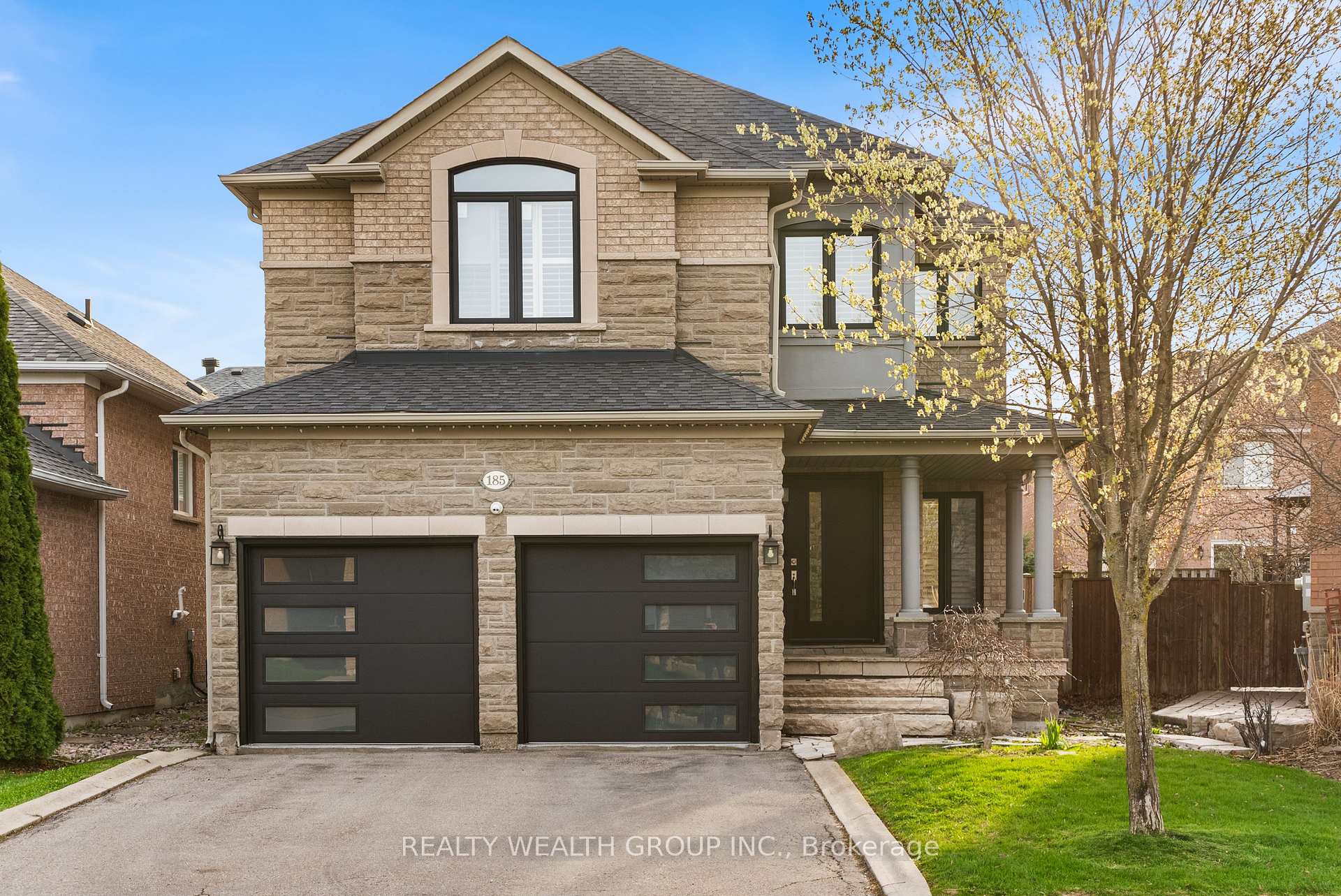 Photo 2 of 185 Regency View Heights, Vaughan, Rural Vaughan — HOMEH