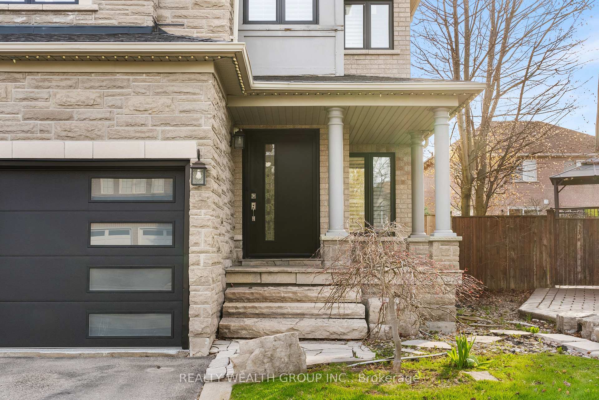 Photo 3 of 185 Regency View Heights, Vaughan, Rural Vaughan — HOMEH
