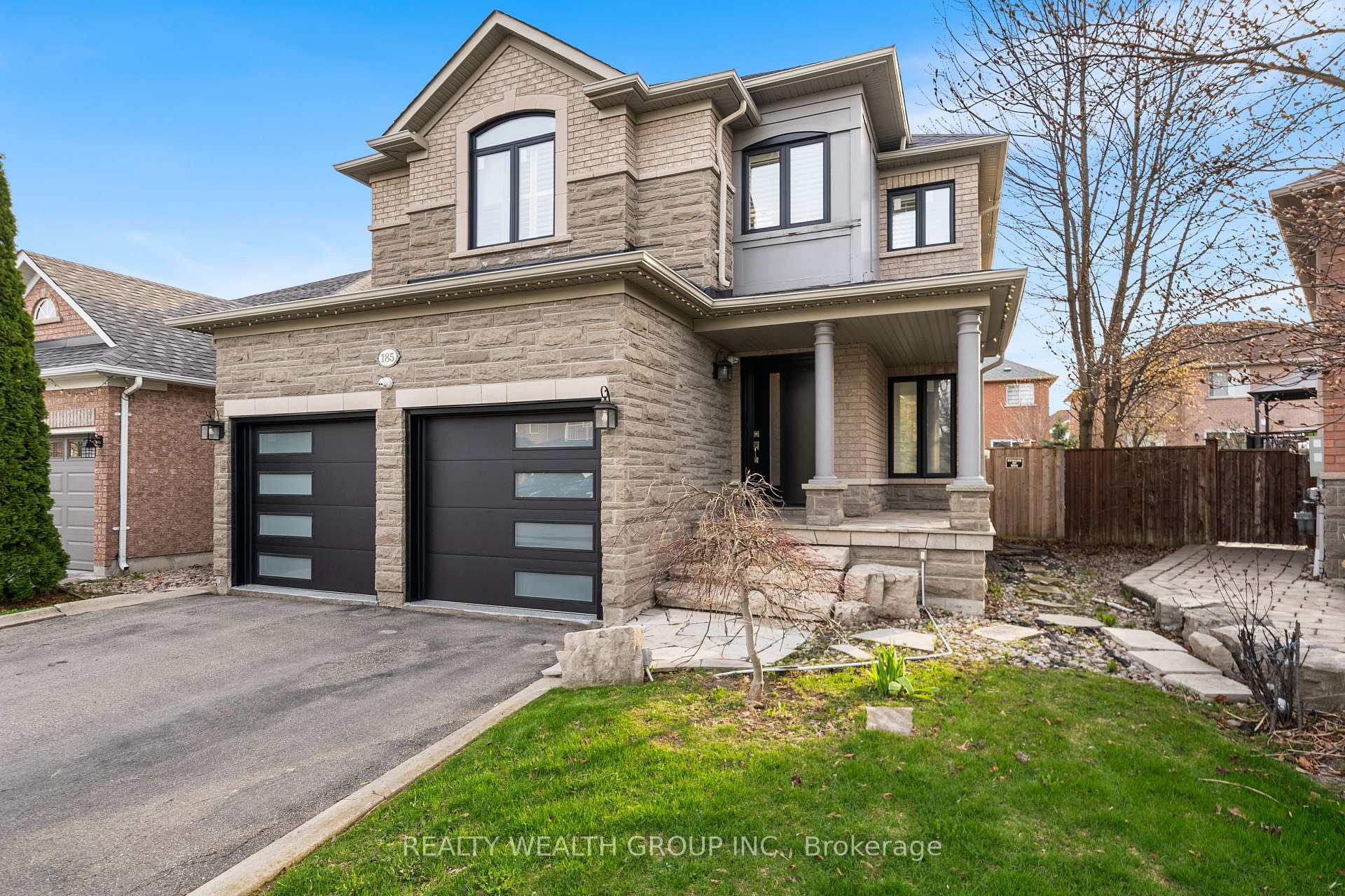 Photo 4 of 185 Regency View Heights, Vaughan, Rural Vaughan — HOMEH