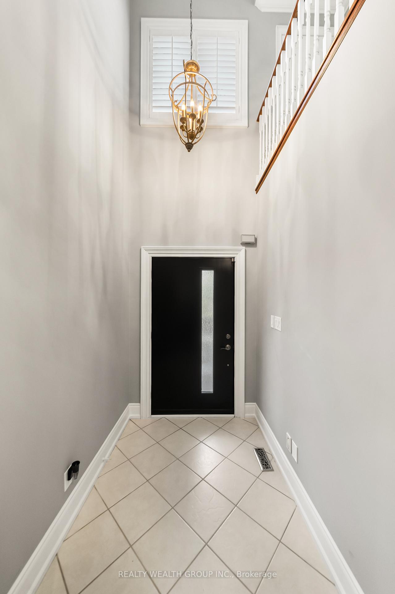 Photo 5 of 185 Regency View Heights, Vaughan, Rural Vaughan — HOMEH