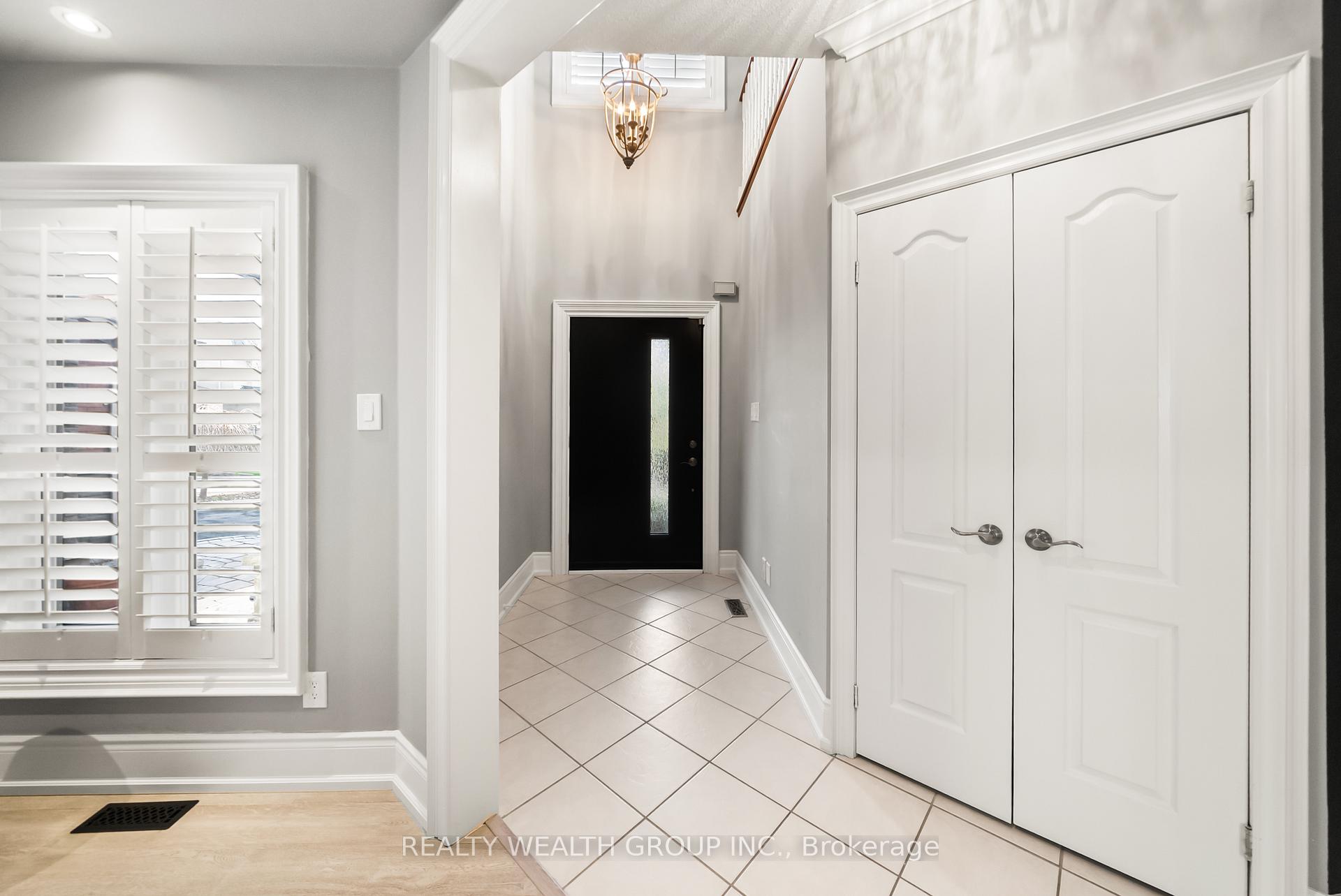 Photo 6 of 185 Regency View Heights, Vaughan, Rural Vaughan — HOMEH