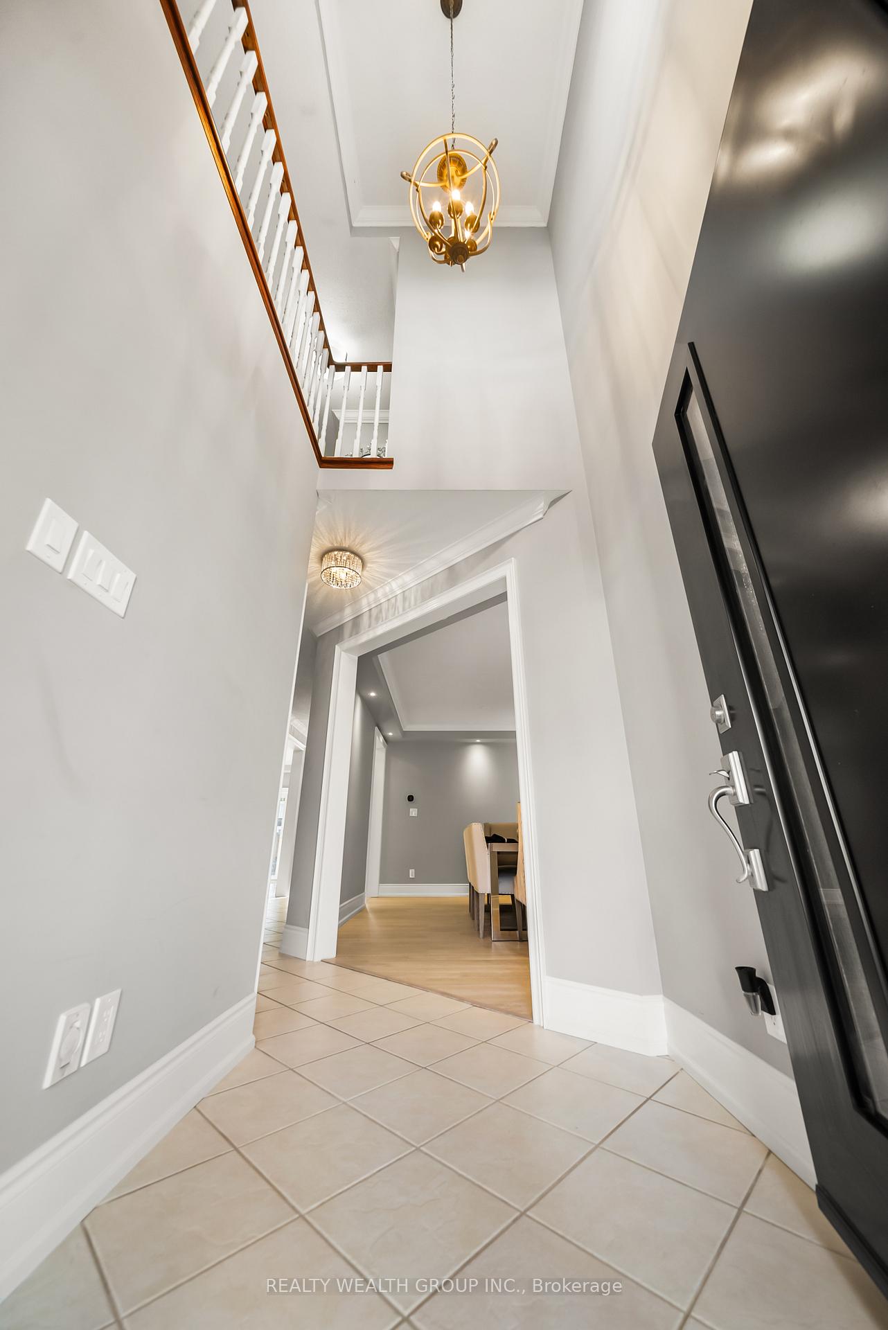 Photo 8 of 185 Regency View Heights, Vaughan, Rural Vaughan — HOMEH