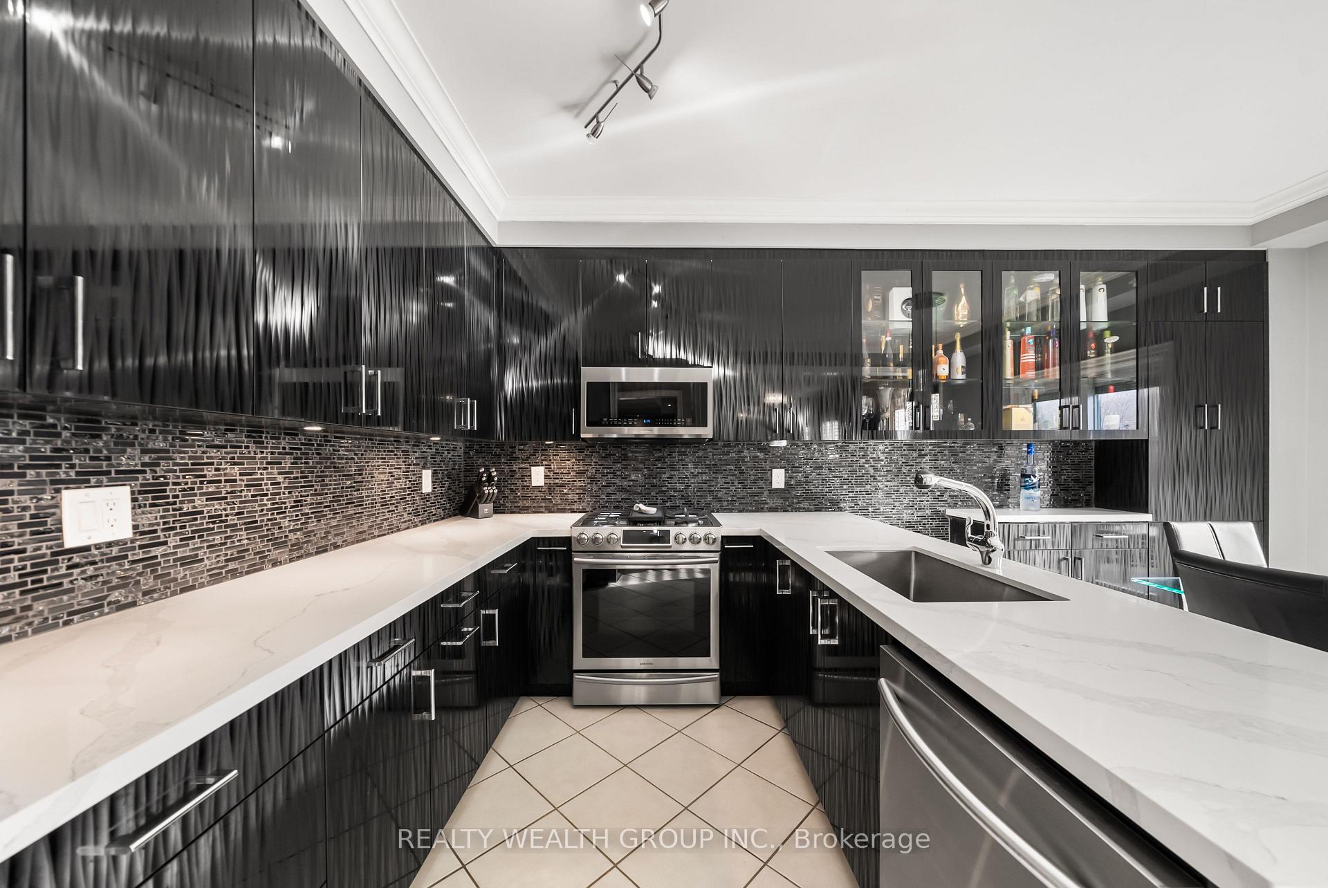 Photo 12 of 185 Regency View Heights, Vaughan, Rural Vaughan — HOMEH