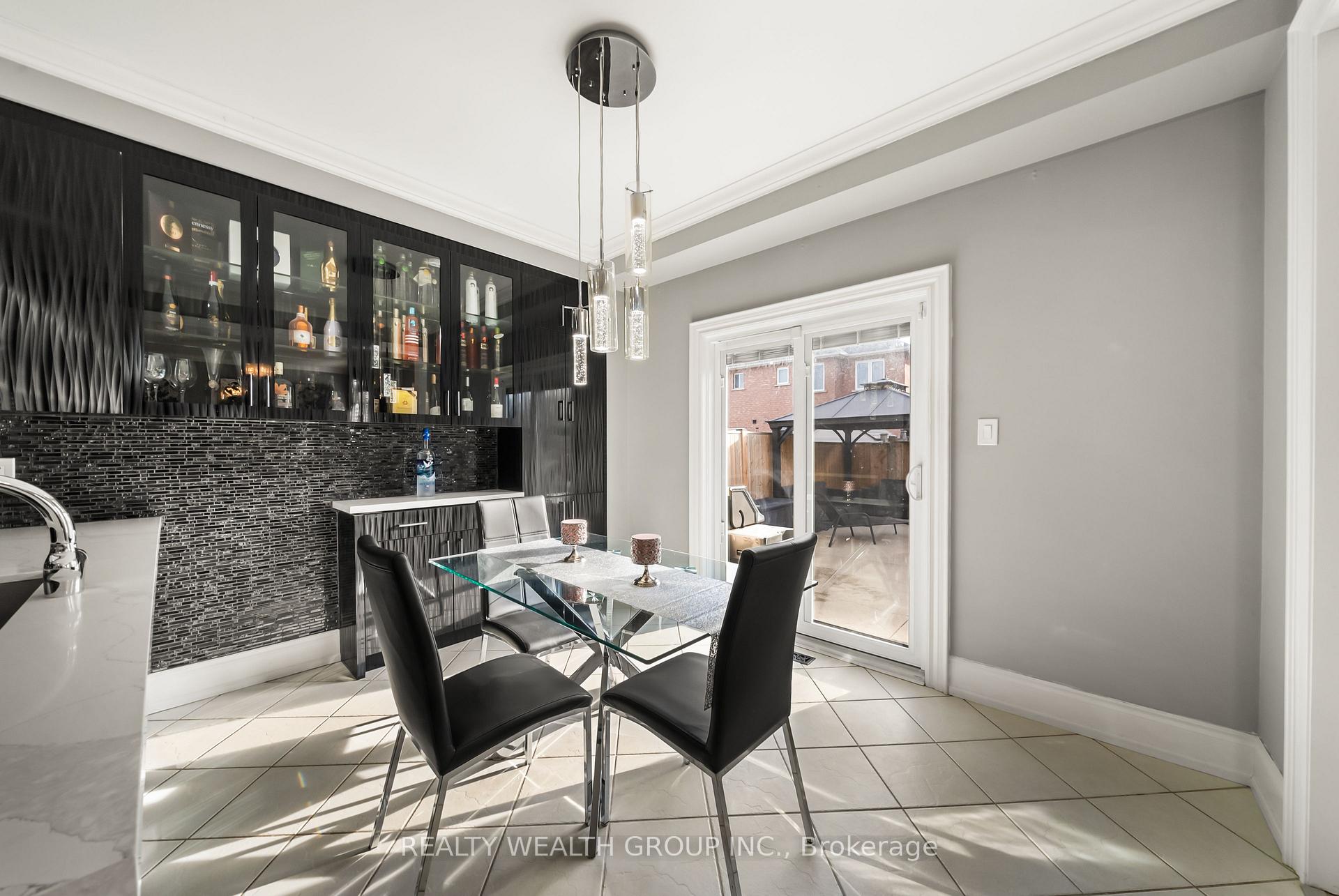Photo 15 of 185 Regency View Heights, Vaughan, Rural Vaughan — HOMEH