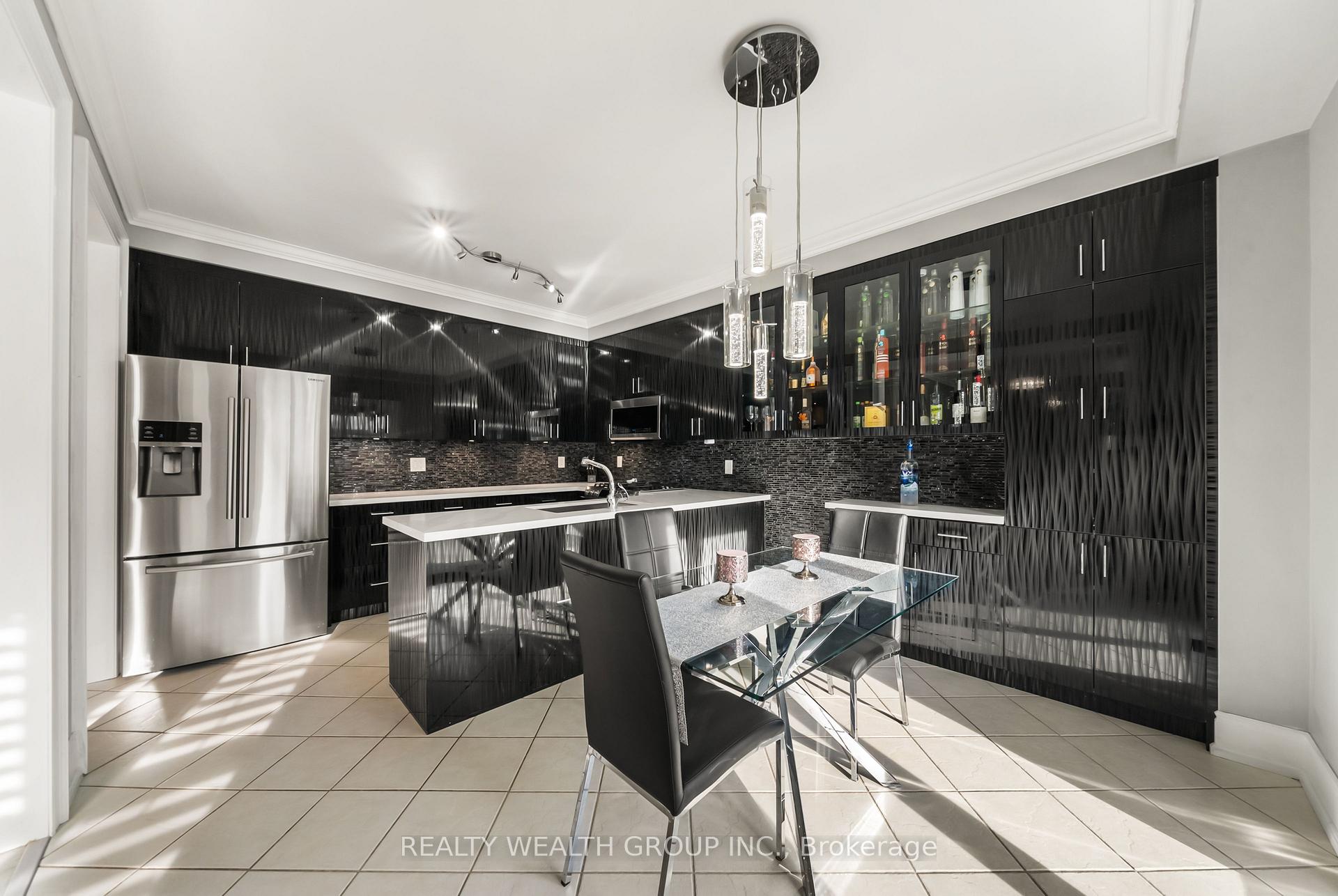 Photo 17 of 185 Regency View Heights, Vaughan, Rural Vaughan — HOMEH