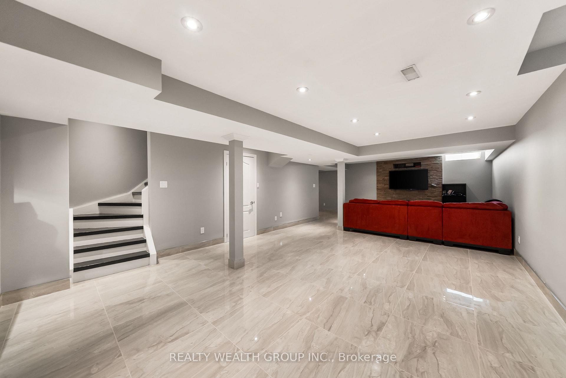 Photo 41 of 185 Regency View Heights, Vaughan, Rural Vaughan — HOMEH