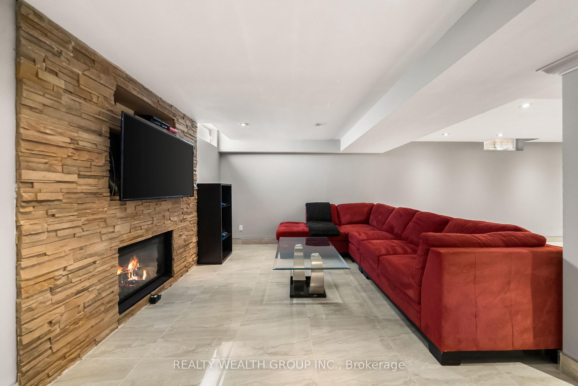 Photo 43 of 185 Regency View Heights, Vaughan, Rural Vaughan — HOMEH