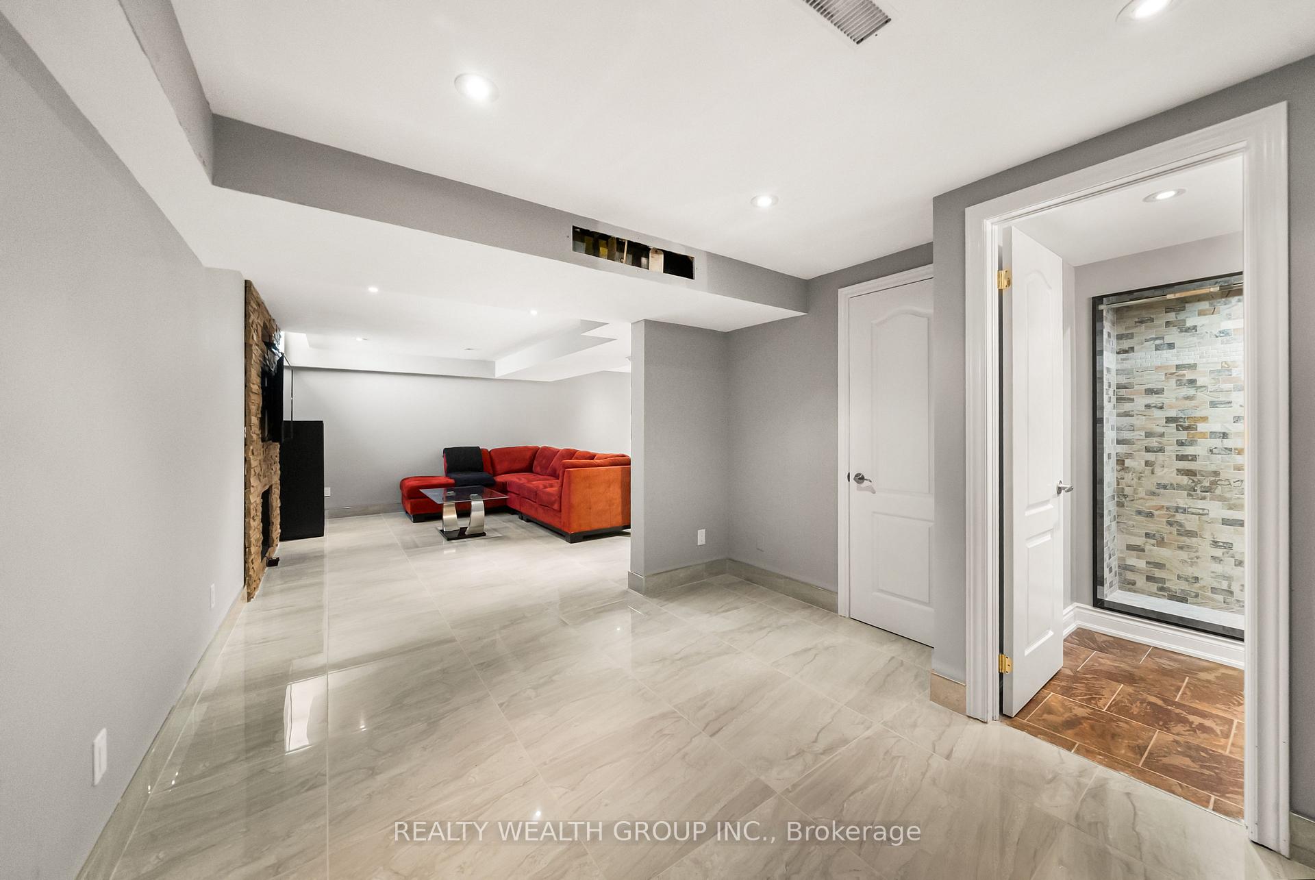 Photo 47 of 185 Regency View Heights, Vaughan, Rural Vaughan — HOMEH