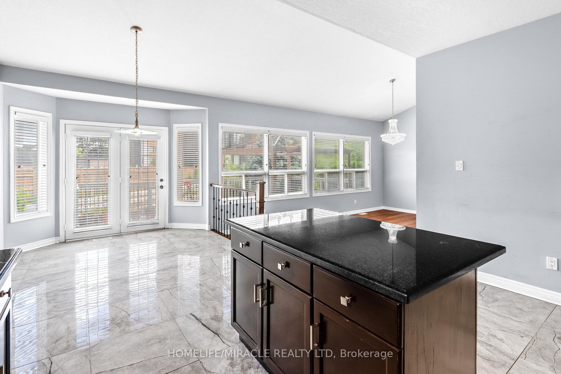 Photo 18 of 4 Clairfields Drive W, Guelph, Clairfields/Hanlon Business Park — HOMEH