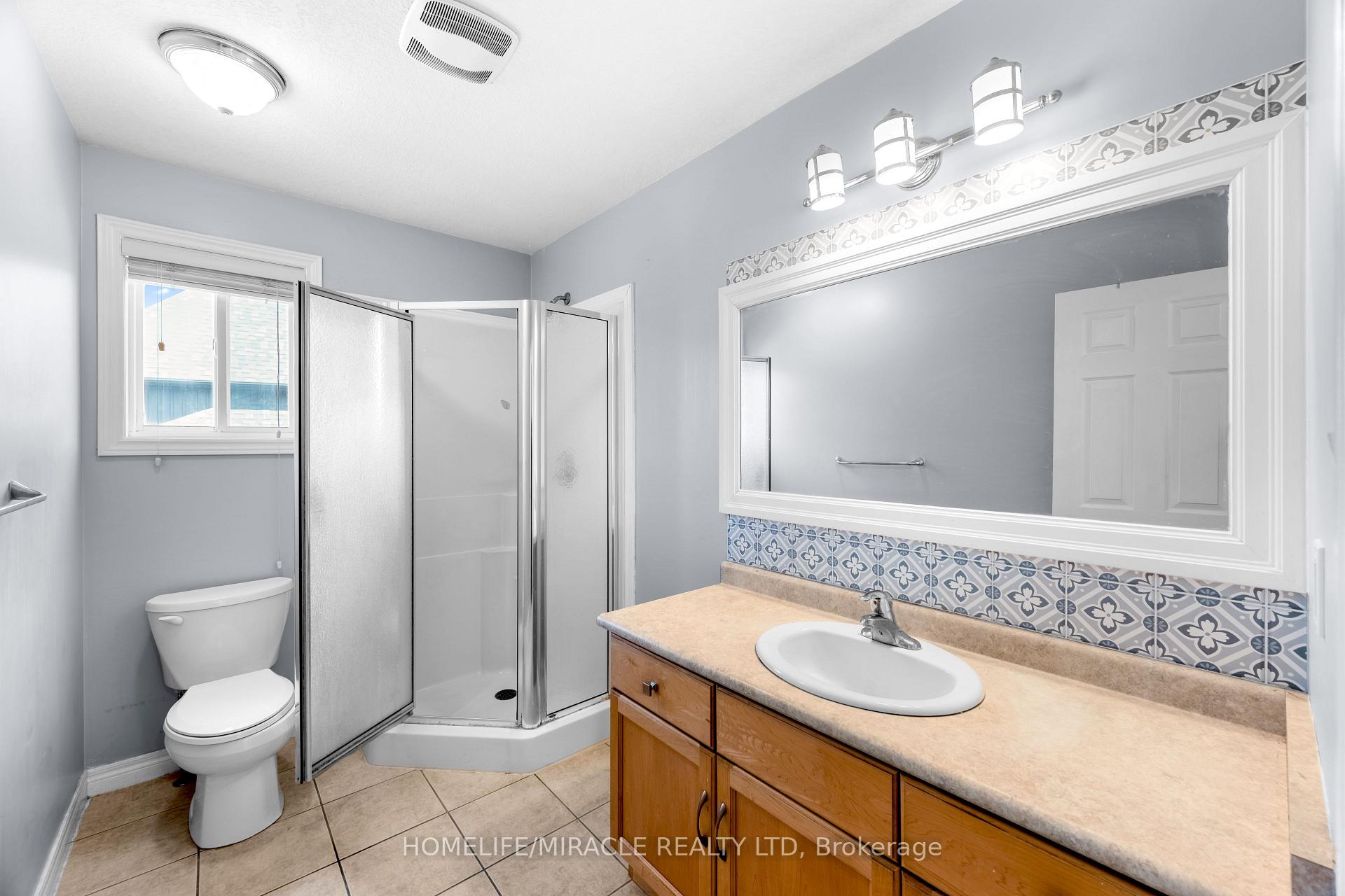Photo 38 of 4 Clairfields Drive W, Guelph, Clairfields/Hanlon Business Park — HOMEH