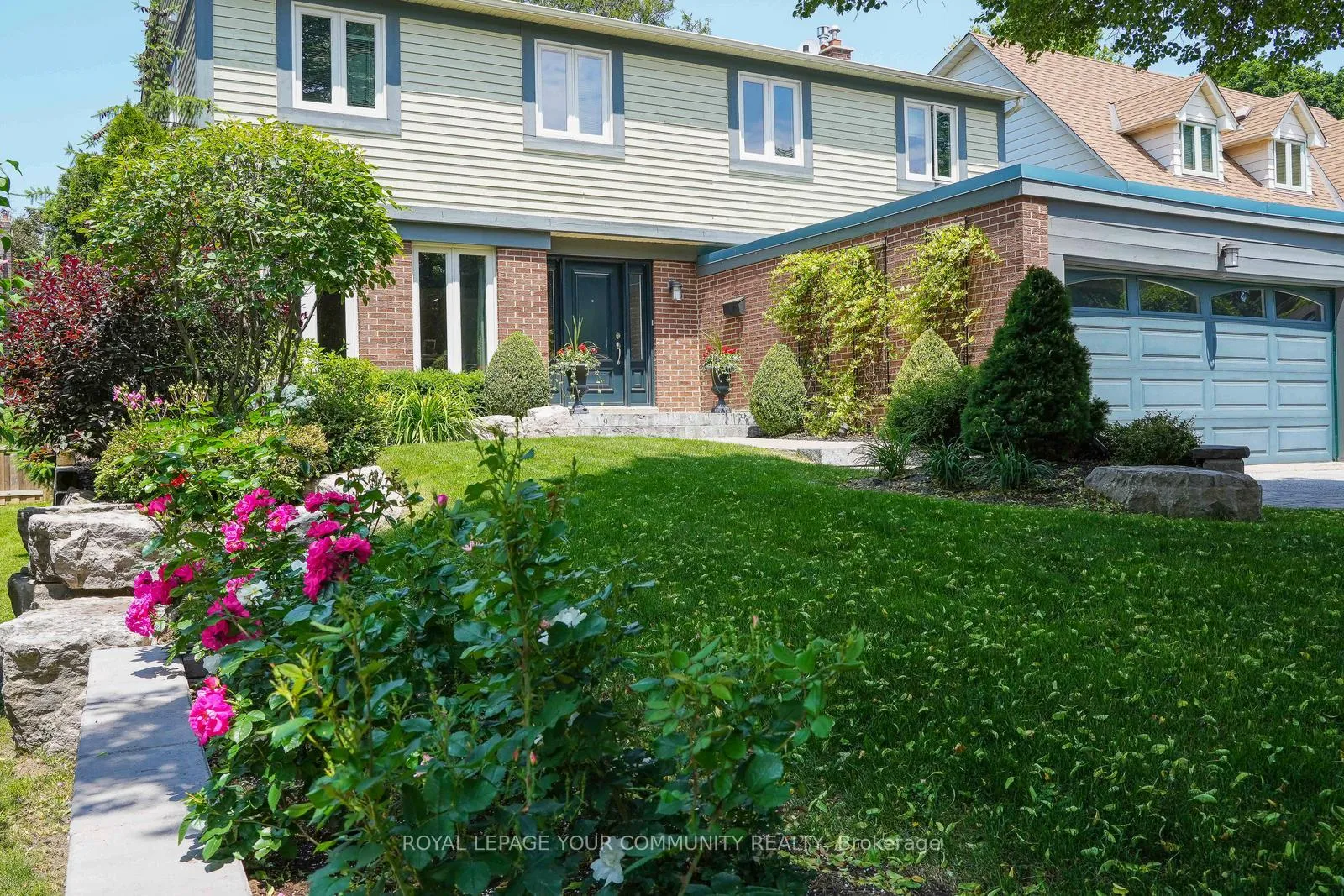 Photo 2 of 28 Woolsthorpe Crescent, Markham, German Mills — HOMEH