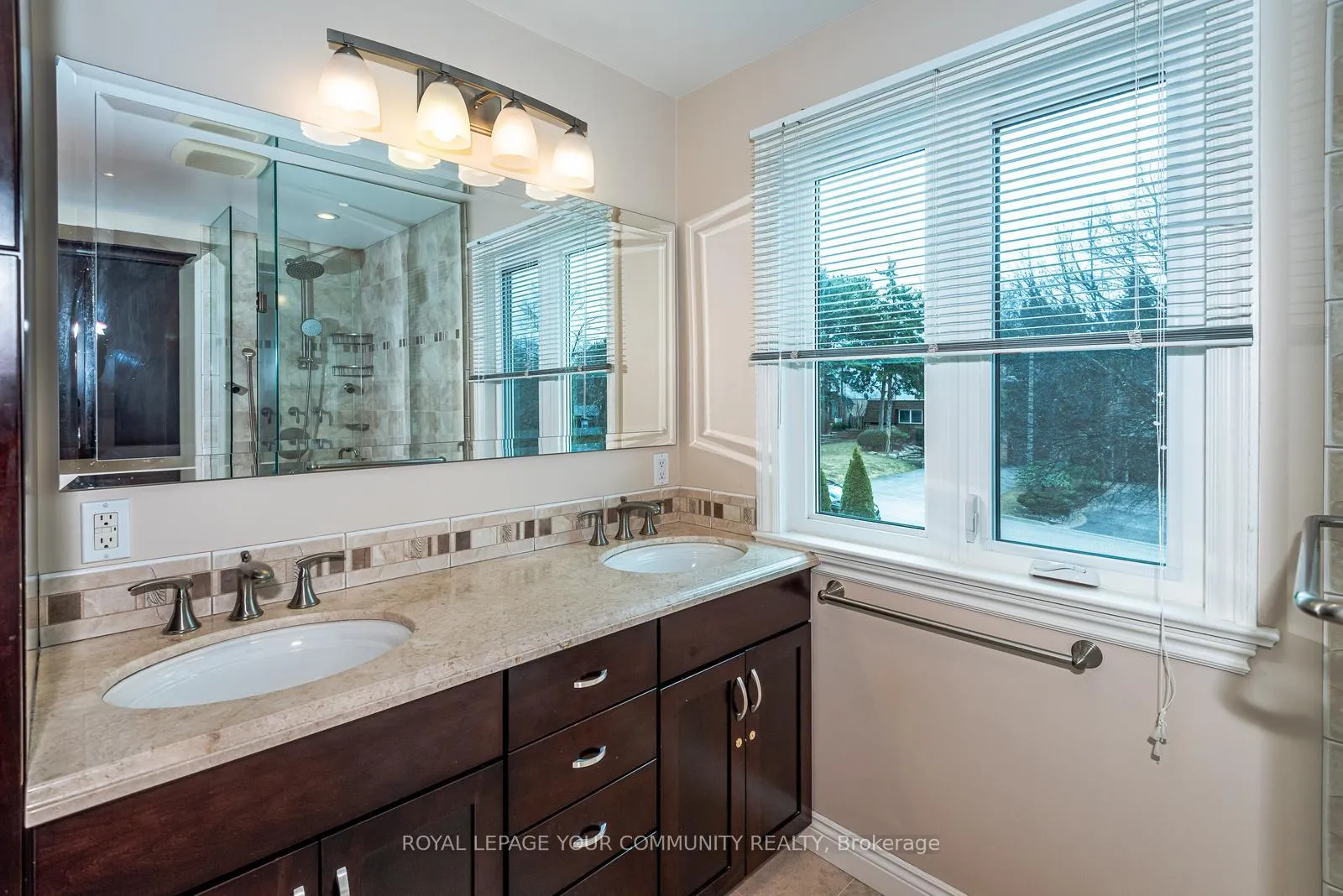 Photo 25 of 28 Woolsthorpe Crescent, Markham, German Mills — HOMEH