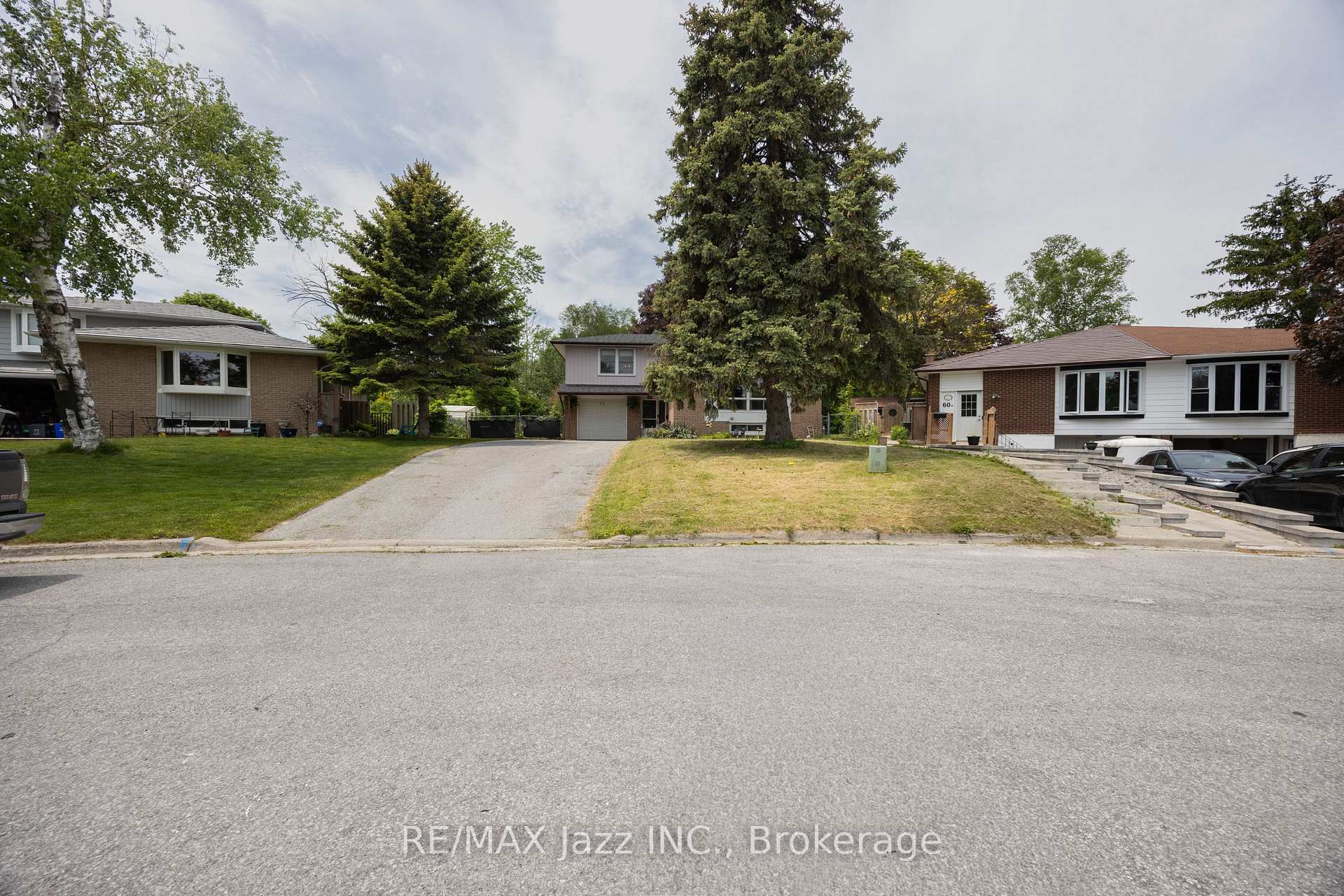 Photo 2 of 62 Crossley Drive, Port Hope — HOMEH