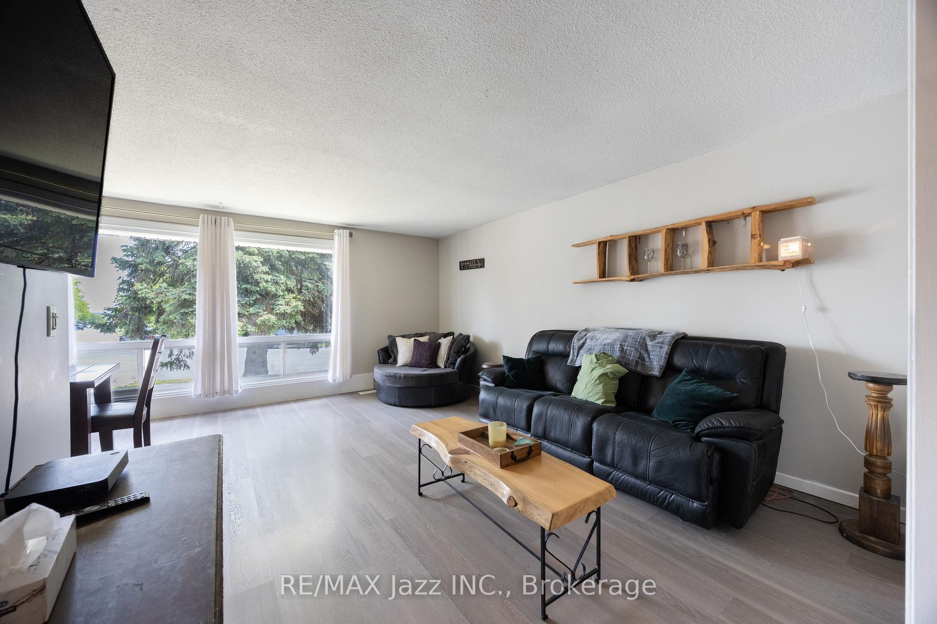 Photo 13 of 62 Crossley Drive, Port Hope — HOMEH