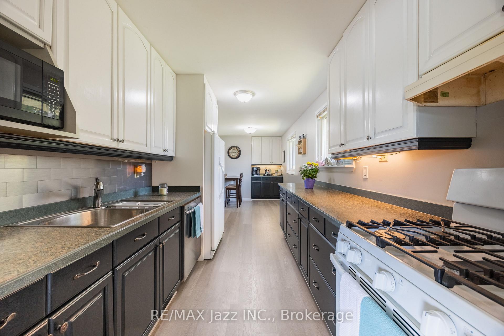 Photo 16 of 62 Crossley Drive, Port Hope — HOMEH