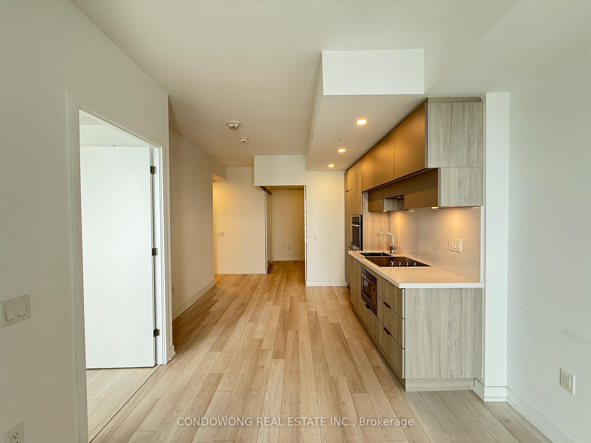 Photo 4 of Unit 2901, 39 Roehampton Avenue, Toronto, Mount Pleasant West — HOMEH