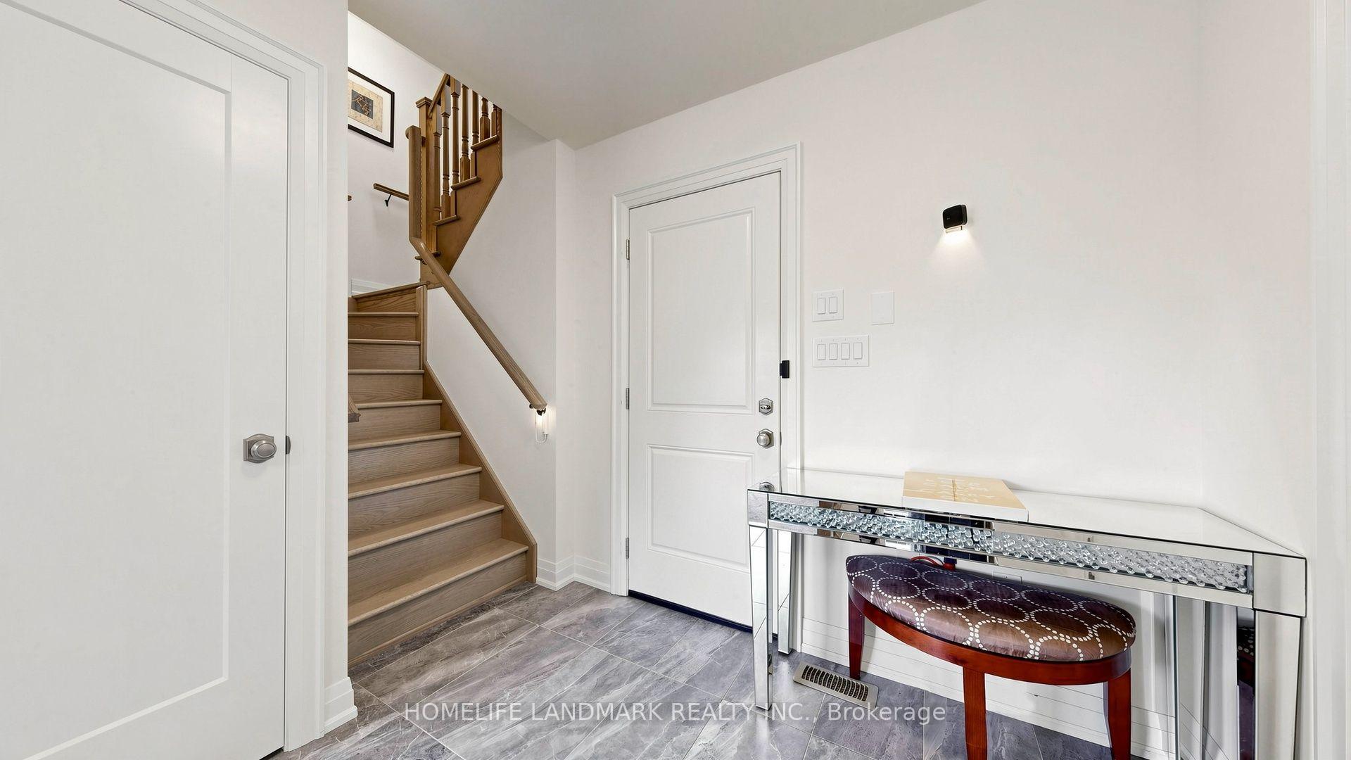 Photo 14 of 18 Gardenders Lane, Markham, Angus Glen — HOMEH