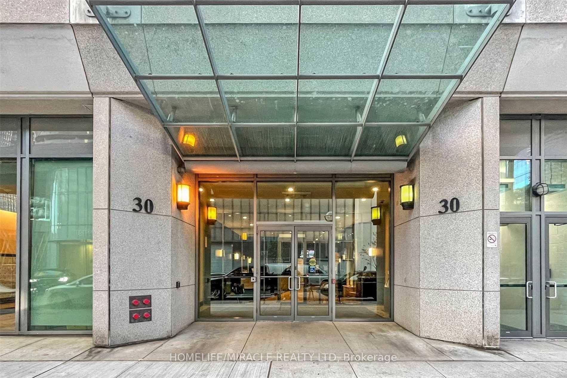 Photo 2 of Unit 1509, 30 Grand Trunk Crescent, Toronto, Waterfront Communities — HOMEH