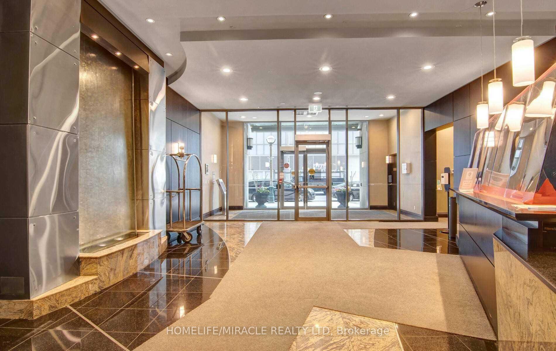 Photo 3 of Unit 1509, 30 Grand Trunk Crescent, Toronto, Waterfront Communities — HOMEH