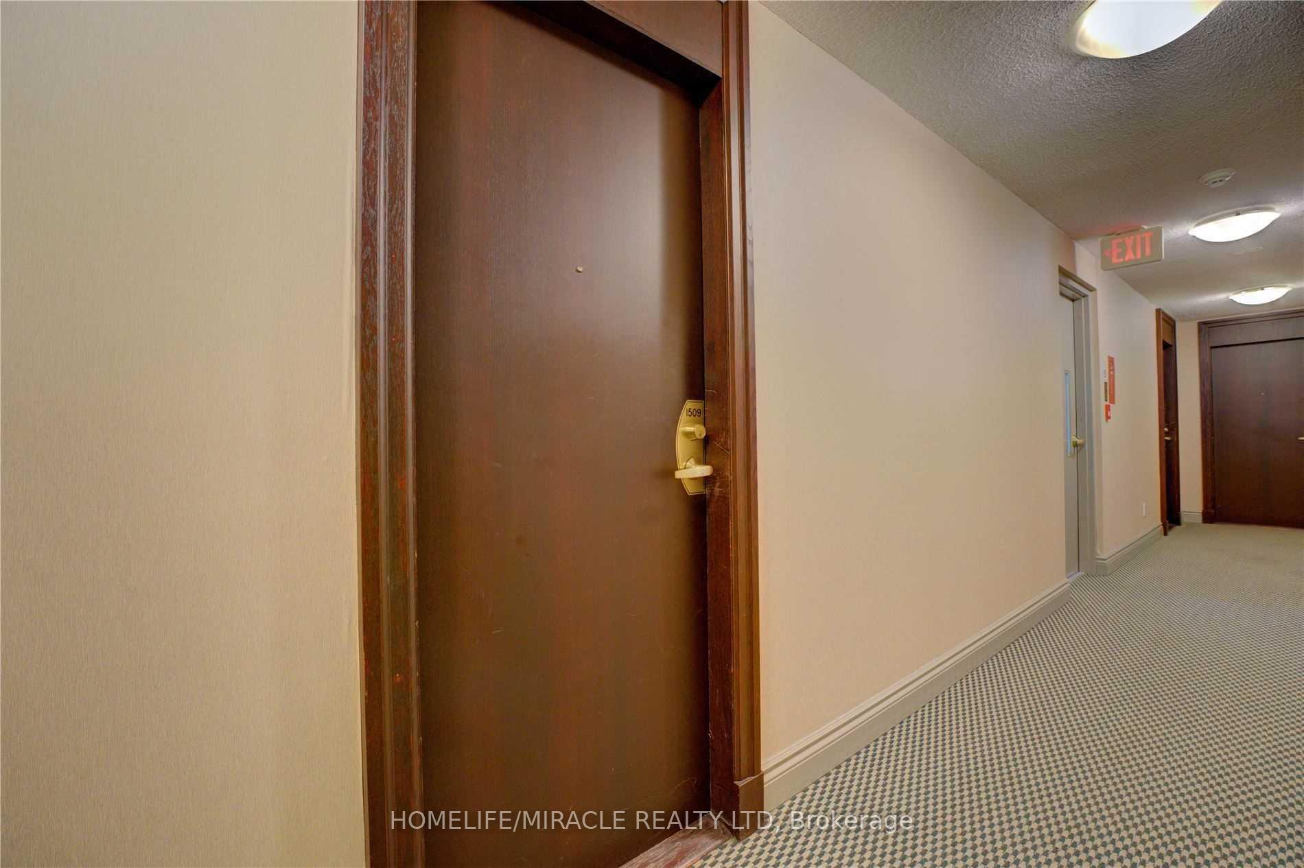 Photo 4 of Unit 1509, 30 Grand Trunk Crescent, Toronto, Waterfront Communities — HOMEH