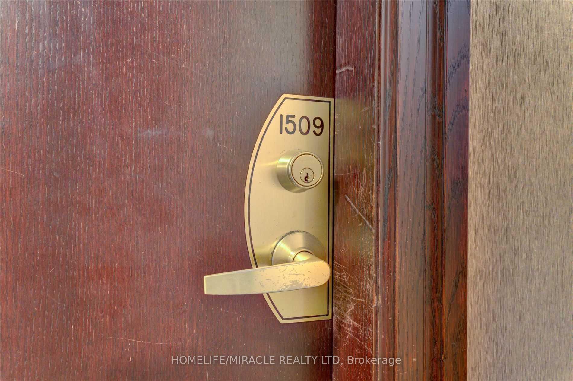 Photo 5 of Unit 1509, 30 Grand Trunk Crescent, Toronto, Waterfront Communities — HOMEH