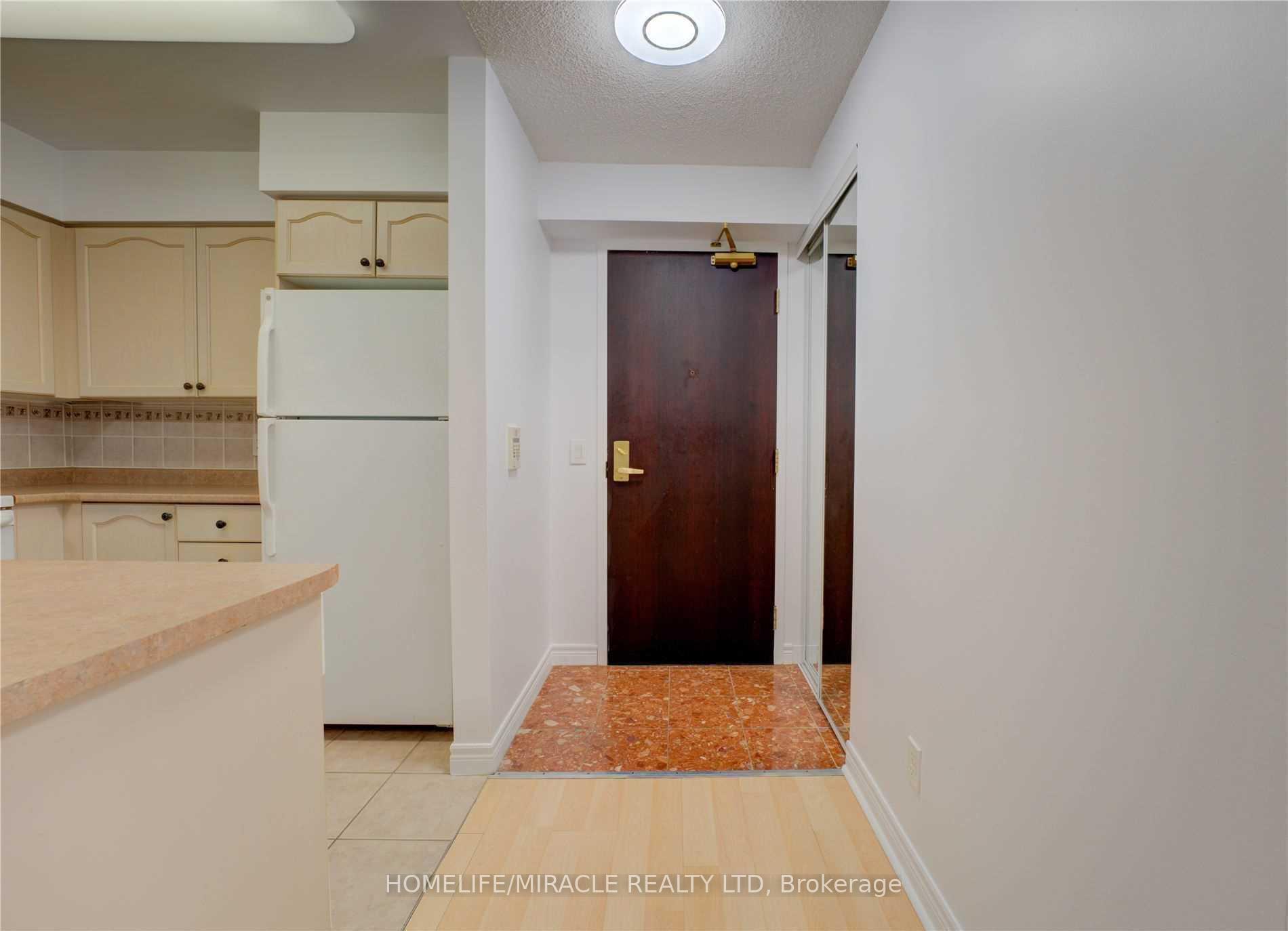 Photo 6 of Unit 1509, 30 Grand Trunk Crescent, Toronto, Waterfront Communities — HOMEH