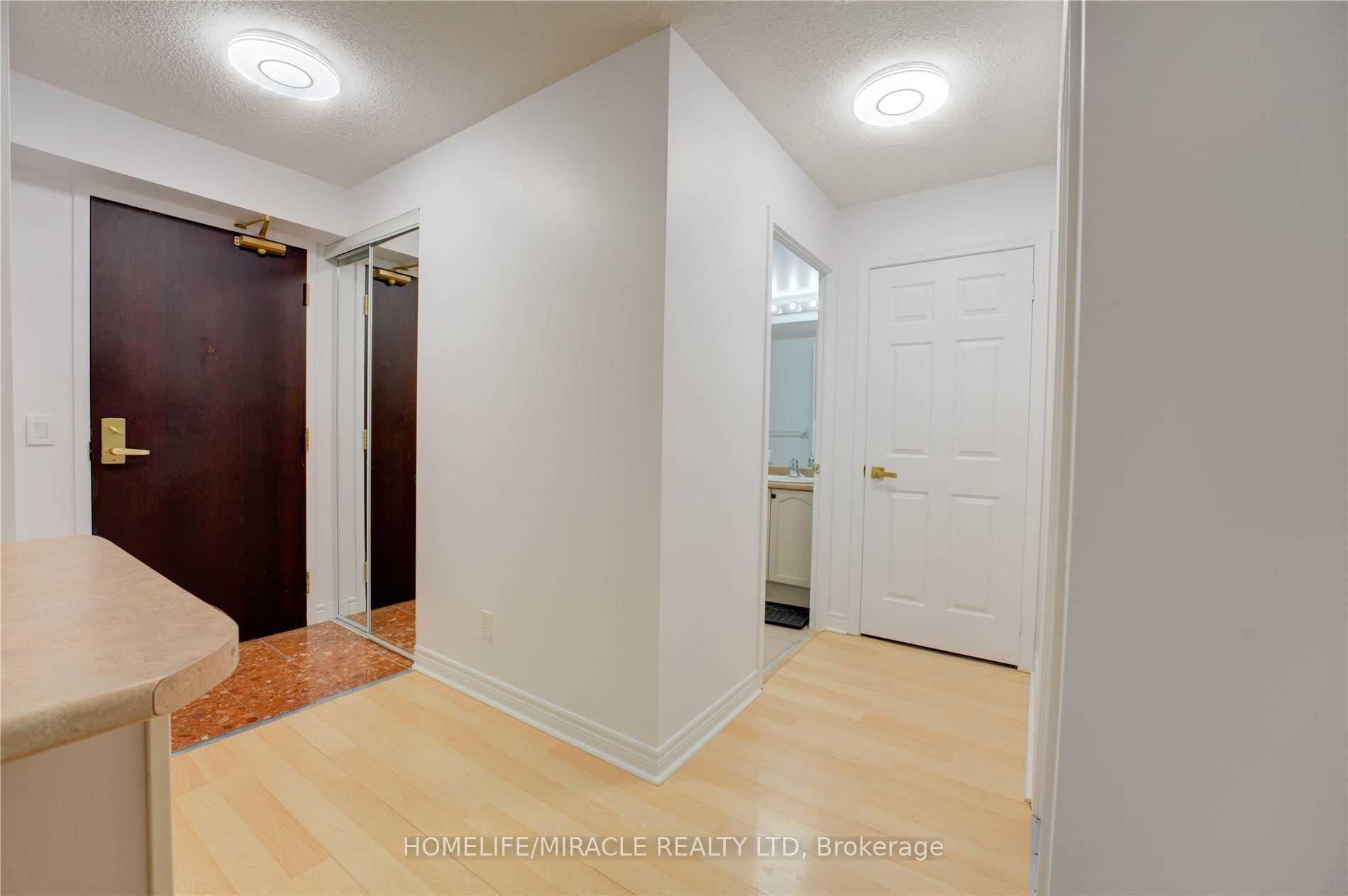 Photo 7 of Unit 1509, 30 Grand Trunk Crescent, Toronto, Waterfront Communities — HOMEH
