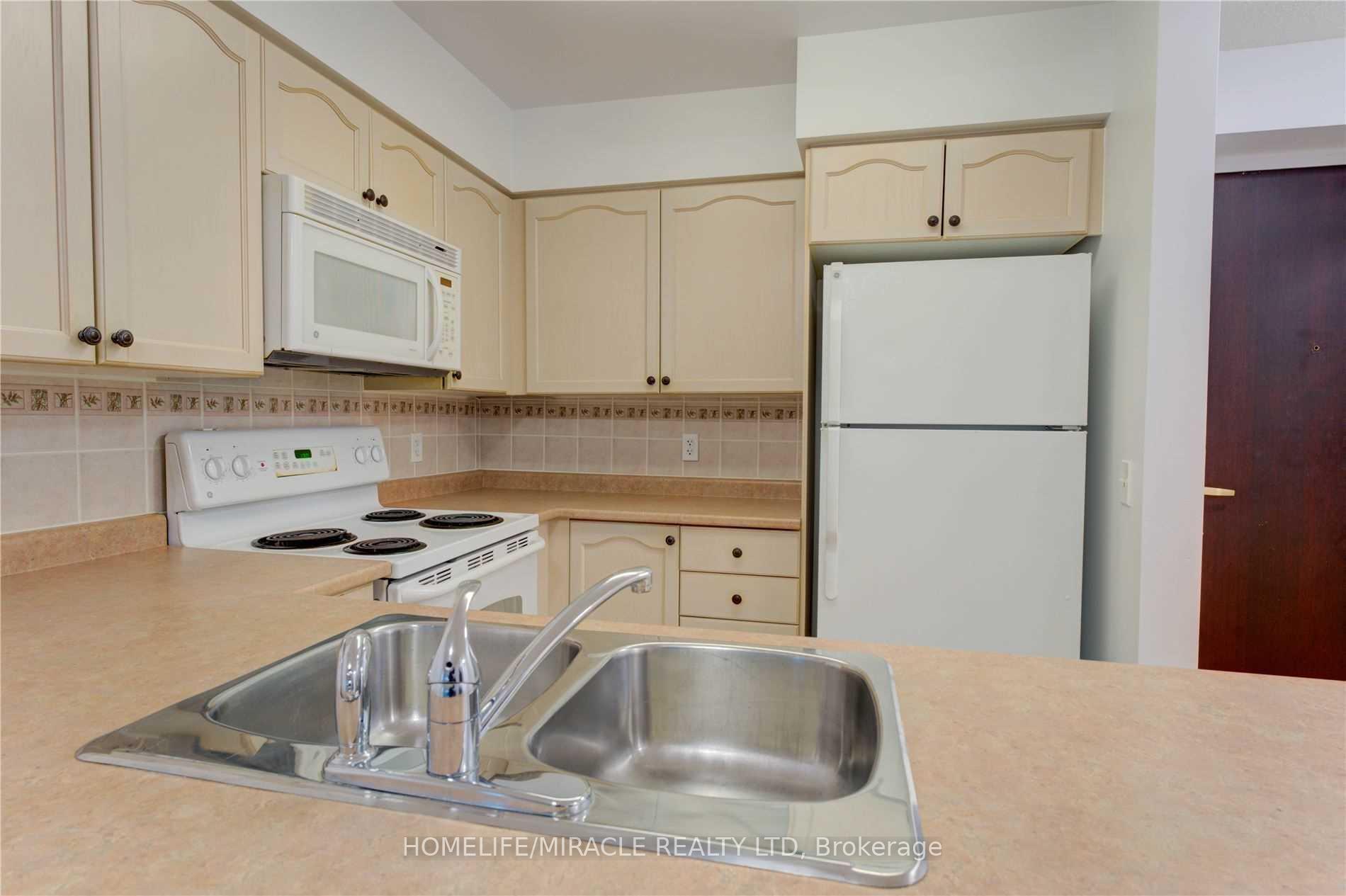 Photo 9 of Unit 1509, 30 Grand Trunk Crescent, Toronto, Waterfront Communities — HOMEH