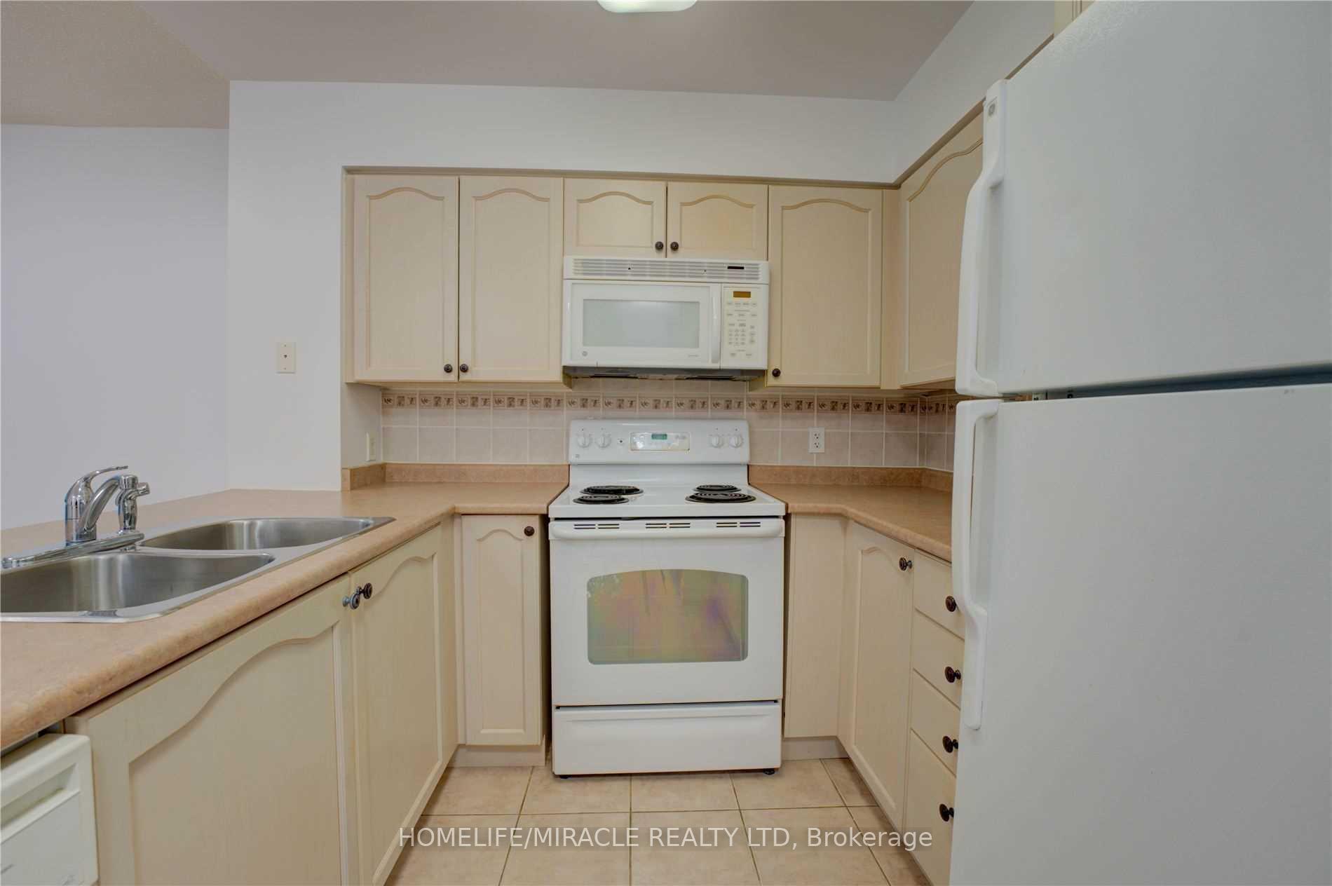 Photo 11 of Unit 1509, 30 Grand Trunk Crescent, Toronto, Waterfront Communities — HOMEH