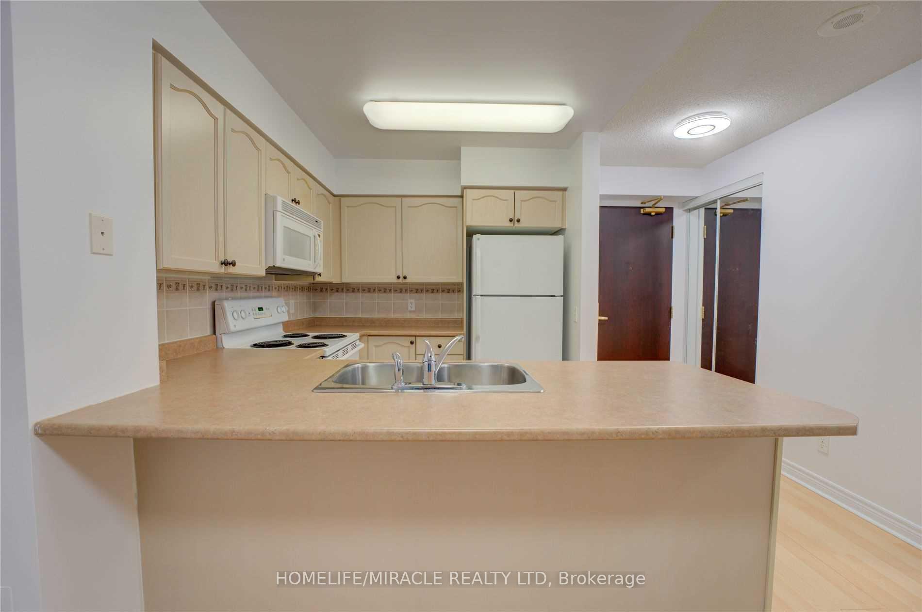 Photo 12 of Unit 1509, 30 Grand Trunk Crescent, Toronto, Waterfront Communities — HOMEH