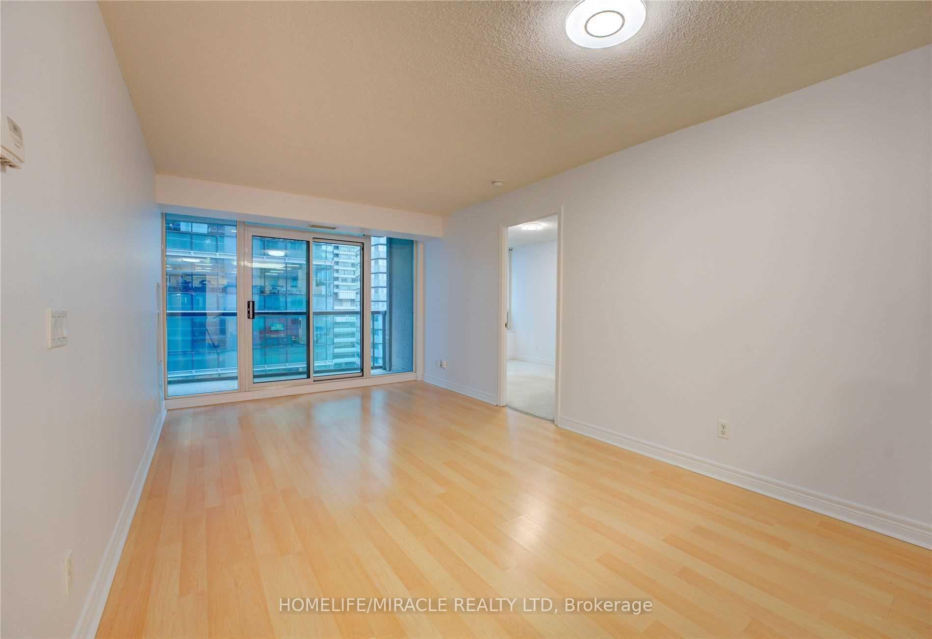 Photo 14 of Unit 1509, 30 Grand Trunk Crescent, Toronto, Waterfront Communities — HOMEH