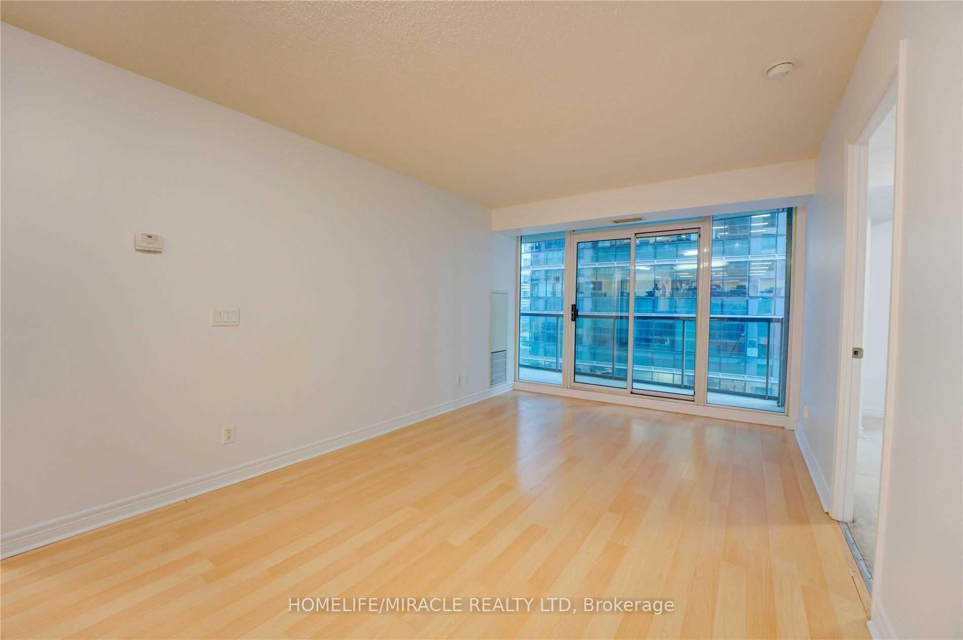 Photo 15 of Unit 1509, 30 Grand Trunk Crescent, Toronto, Waterfront Communities — HOMEH