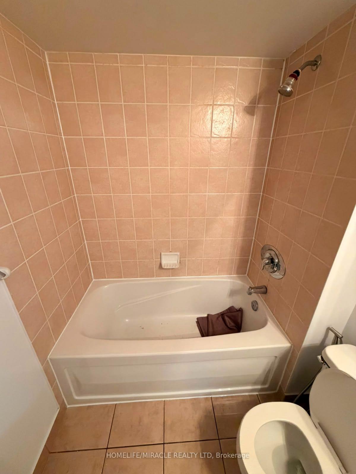 Photo 18 of Unit 1509, 30 Grand Trunk Crescent, Toronto, Waterfront Communities — HOMEH