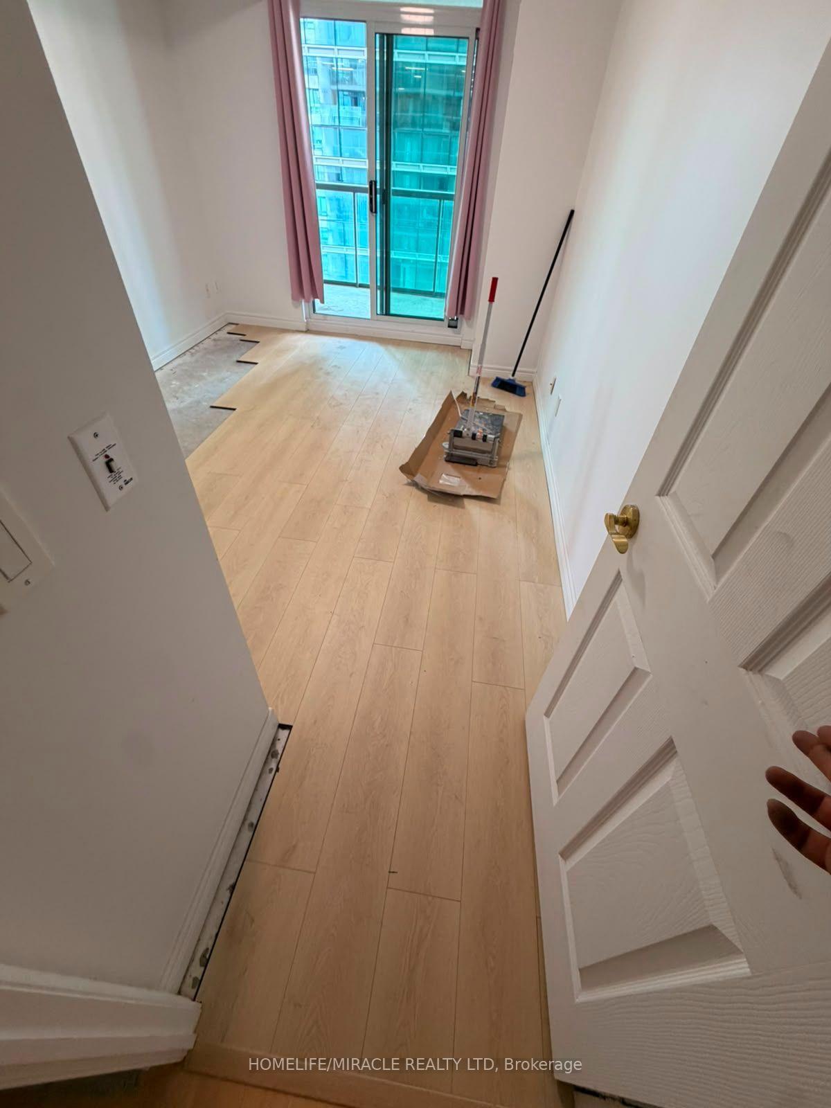 Photo 28 of Unit 1509, 30 Grand Trunk Crescent, Toronto, Waterfront Communities — HOMEH