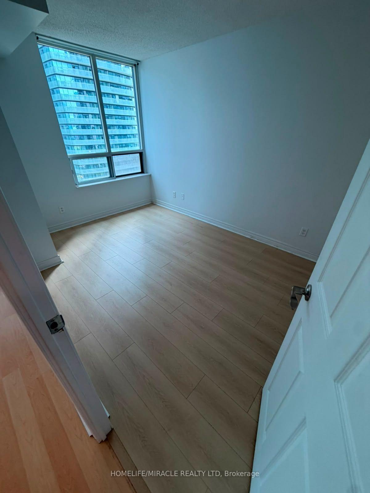Photo 31 of Unit 1509, 30 Grand Trunk Crescent, Toronto, Waterfront Communities — HOMEH