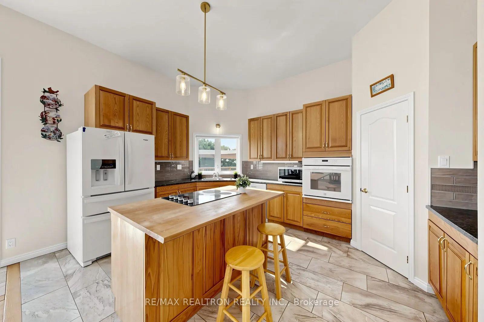 Photo 13 of 19305 Loyalist Parkway, Prince Edward County, Hillier Ward — HOMEH
