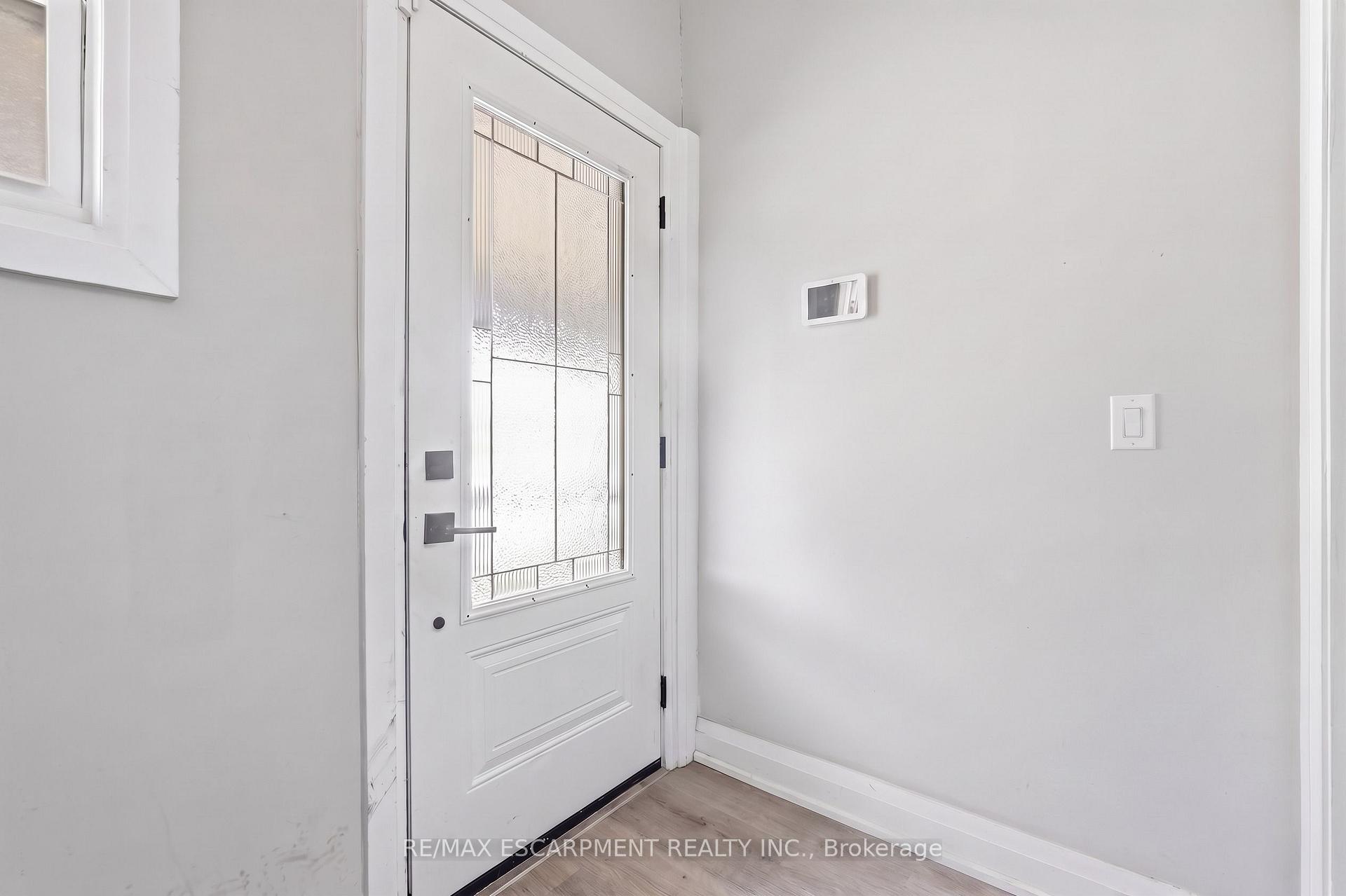 Photo 6 of 106 Barnesdale Avenue N, Hamilton, Stipley — HOMEH
