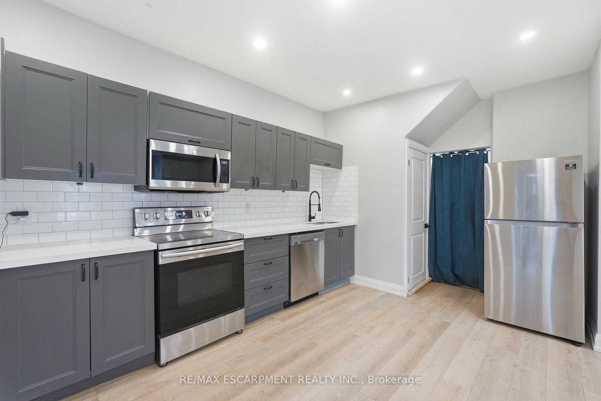 Photo 10 of 106 Barnesdale Avenue N, Hamilton, Stipley — HOMEH