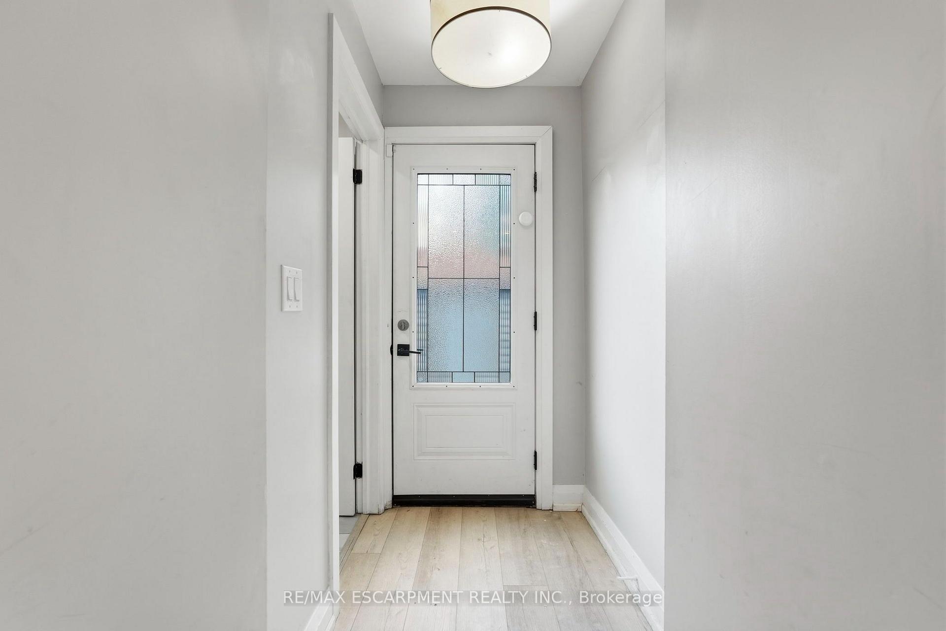 Photo 15 of 106 Barnesdale Avenue N, Hamilton, Stipley — HOMEH