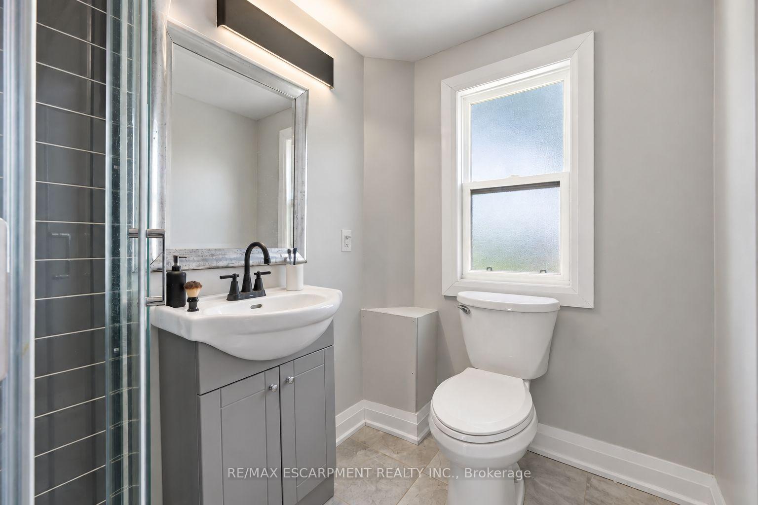 Photo 16 of 106 Barnesdale Avenue N, Hamilton, Stipley — HOMEH