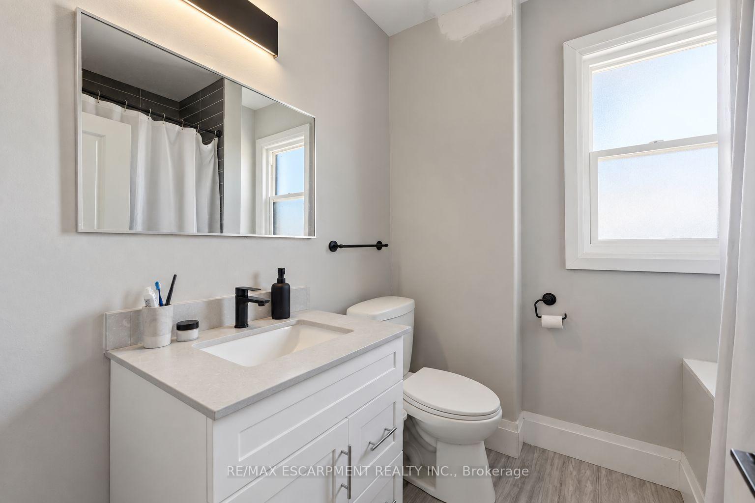 Photo 19 of 106 Barnesdale Avenue N, Hamilton, Stipley — HOMEH