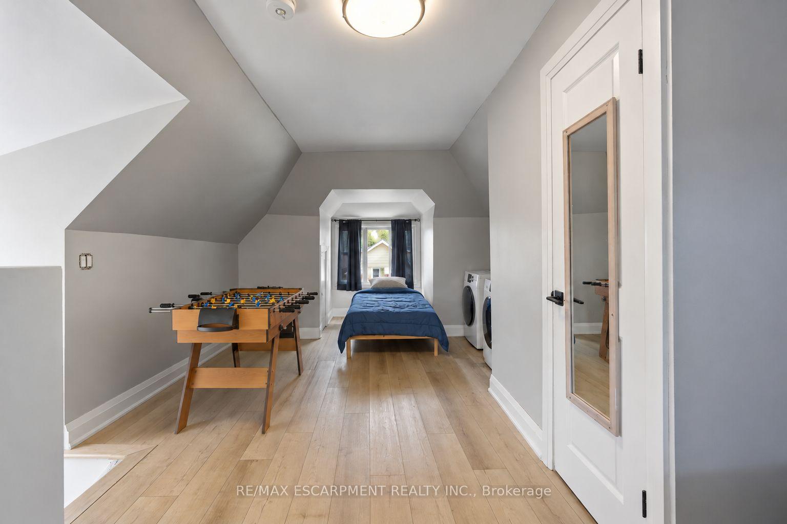 Photo 28 of 106 Barnesdale Avenue N, Hamilton, Stipley — HOMEH