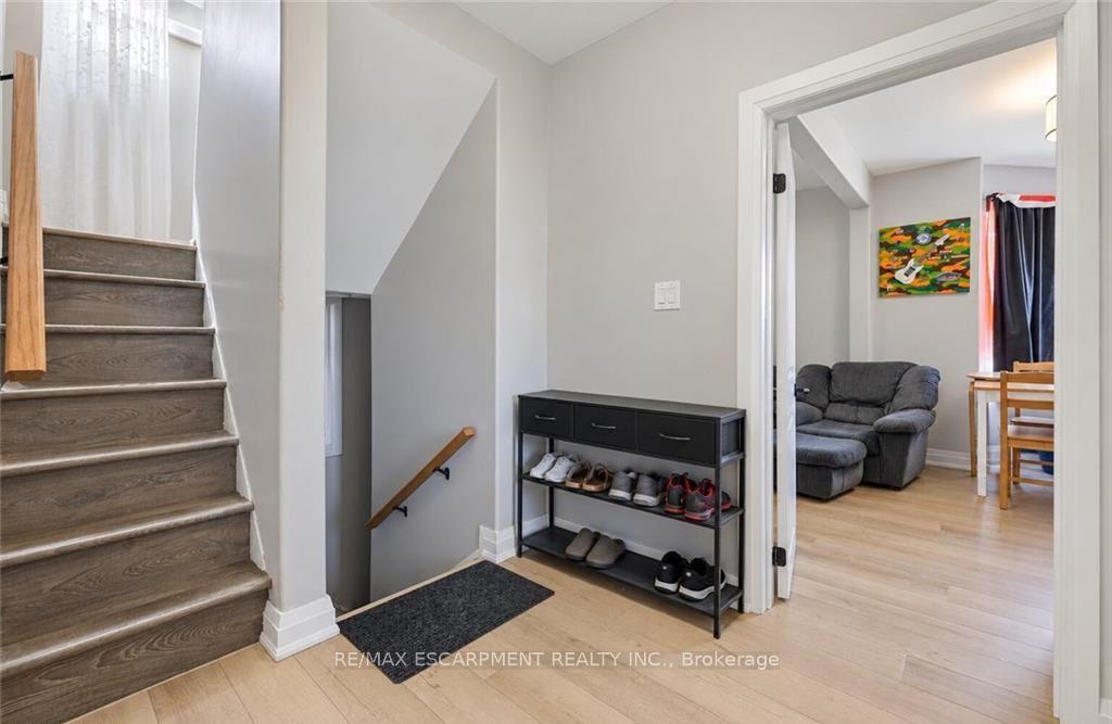 Photo 34 of 106 Barnesdale Avenue N, Hamilton, Stipley — HOMEH