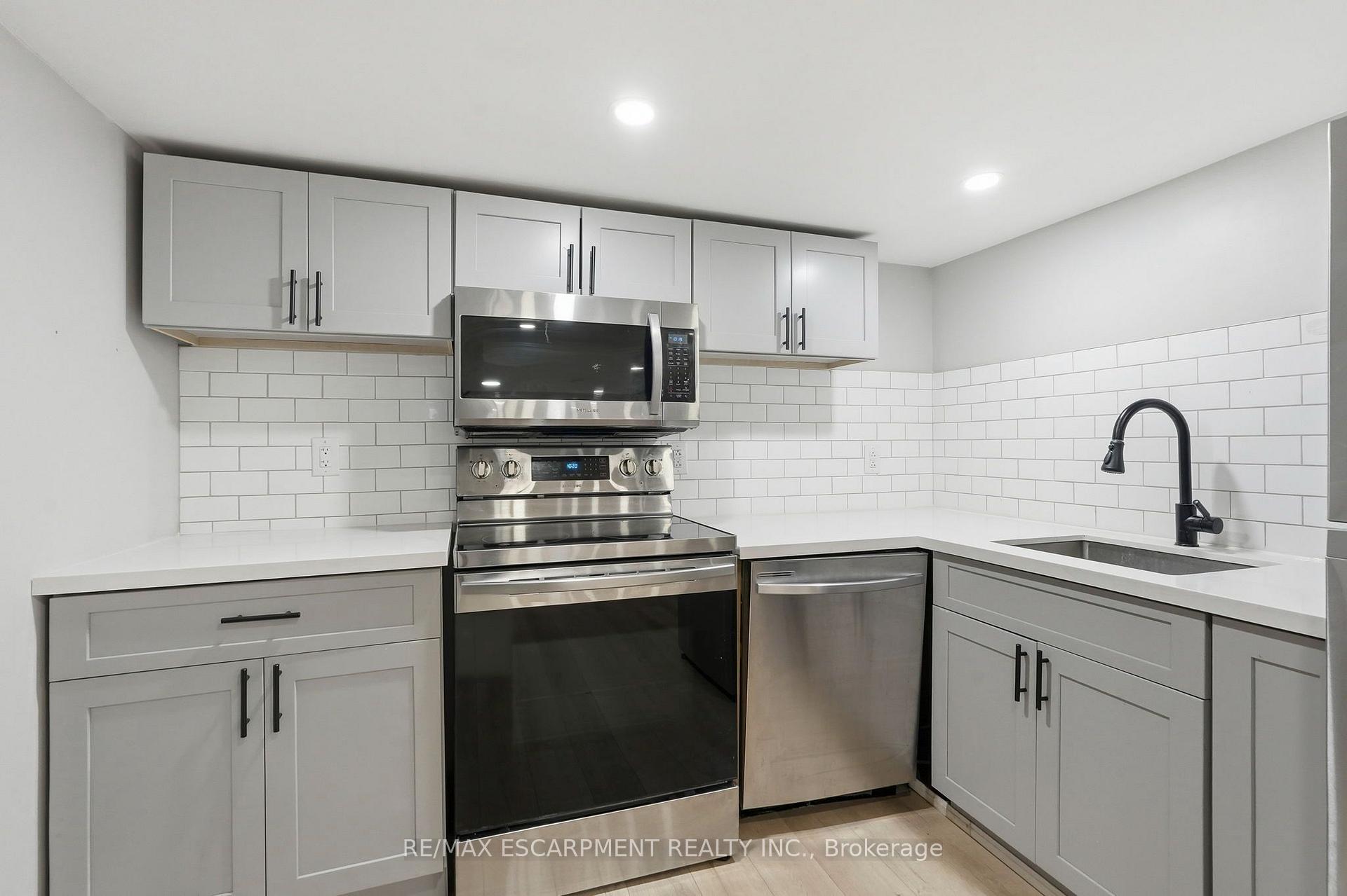 Photo 37 of 106 Barnesdale Avenue N, Hamilton, Stipley — HOMEH